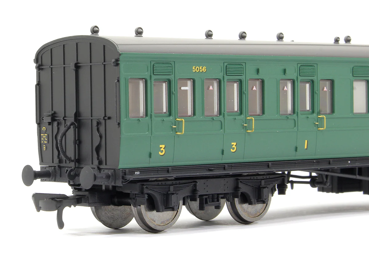 E86013 LSWR Cross Country 3-Coach Pack SR Malachite Green - Image 7