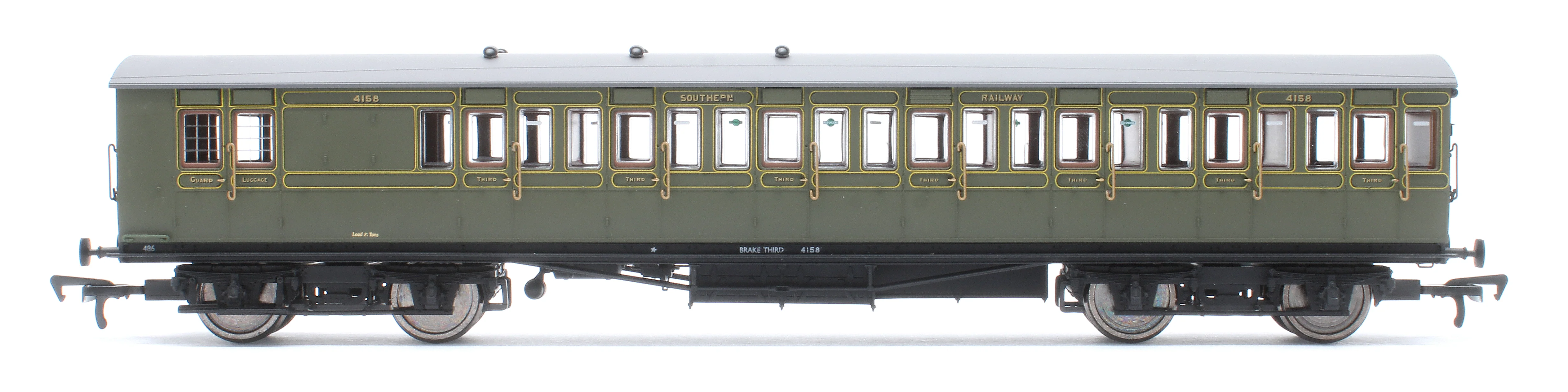 E86021 LBSCR 54ft 'Isle of Wight' 4-Coach Pack SR Maunsell Green No. 486 - Image 7