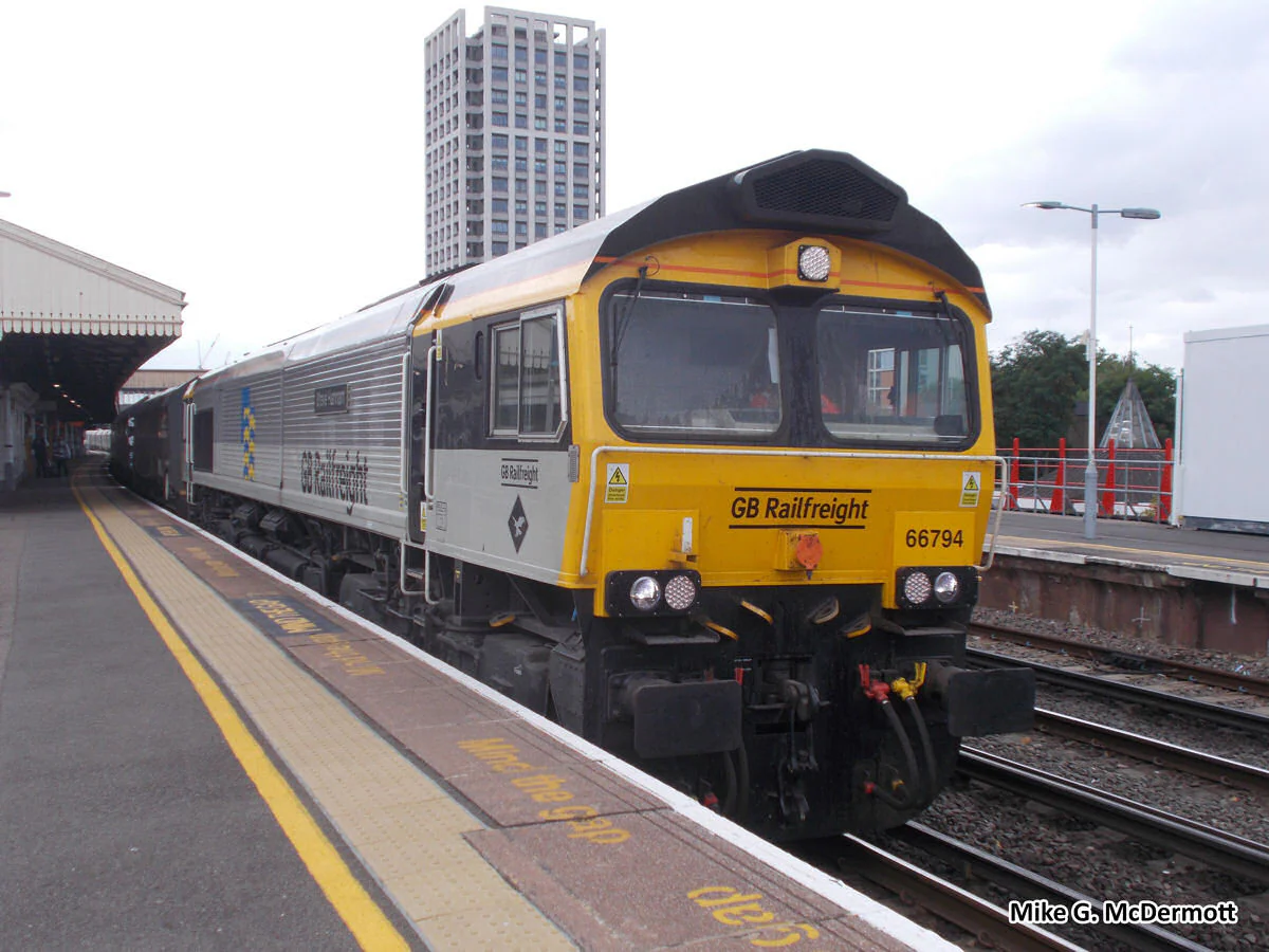 GM2210105 Class 66 794 'Steve Hannam' Railfreight Petroleum Diesel Locomotive