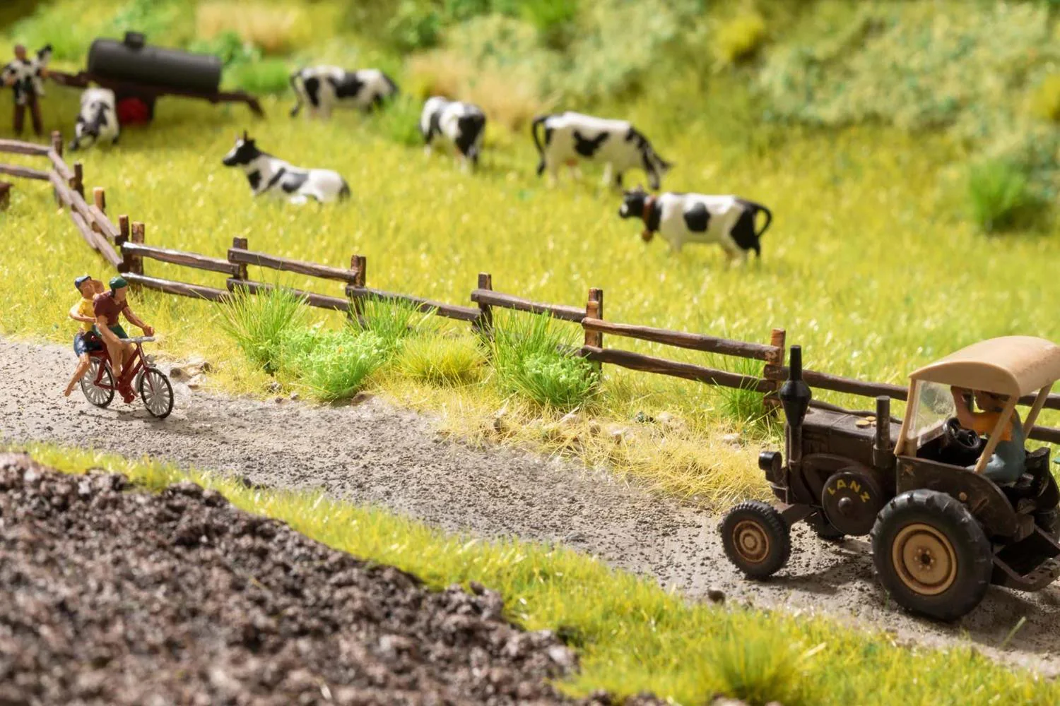 GM1012 Countryside Scenery Starter Set - Image 2