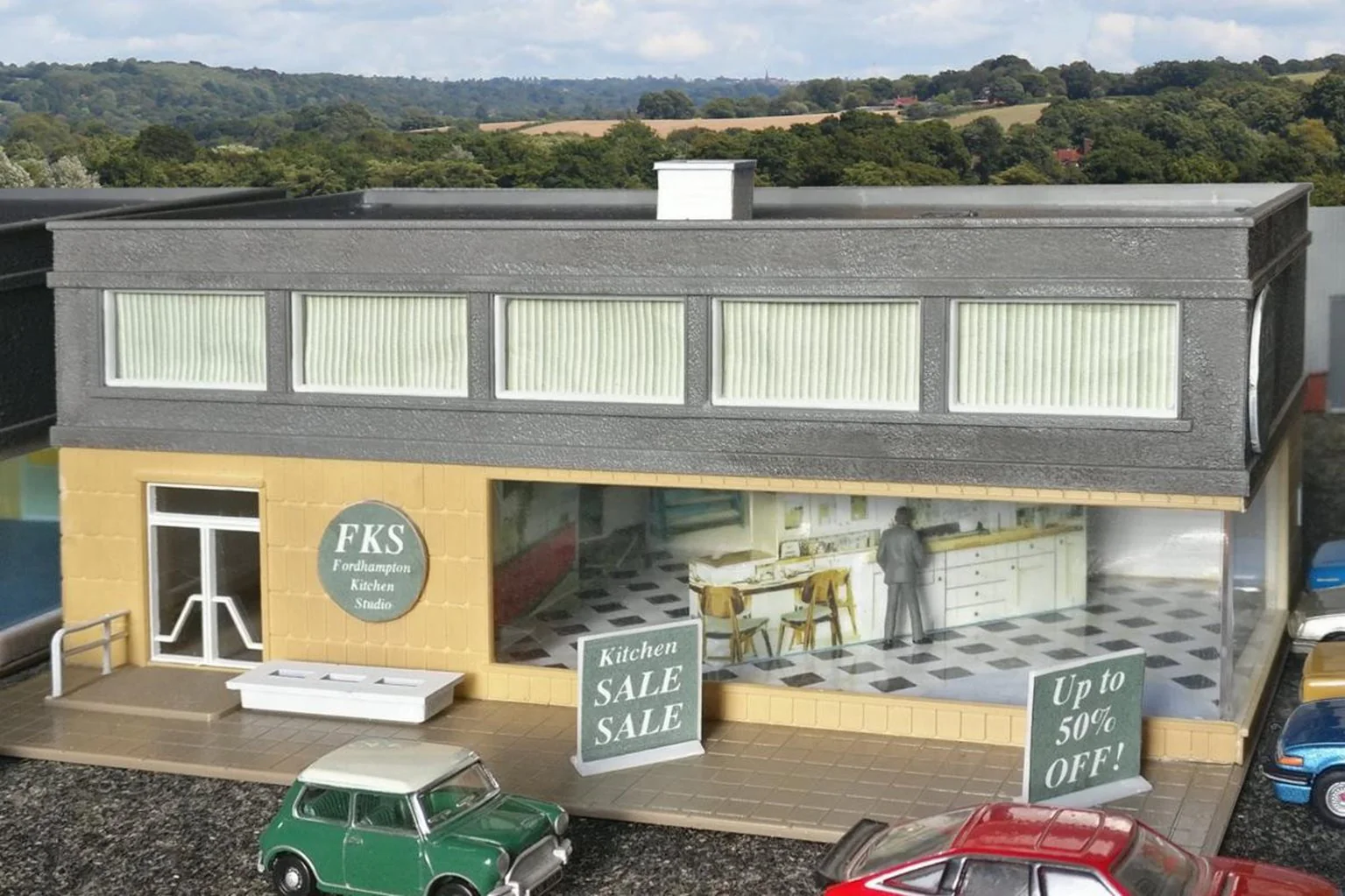 GM436L Fordhampton Furniture Store with LED Lighting