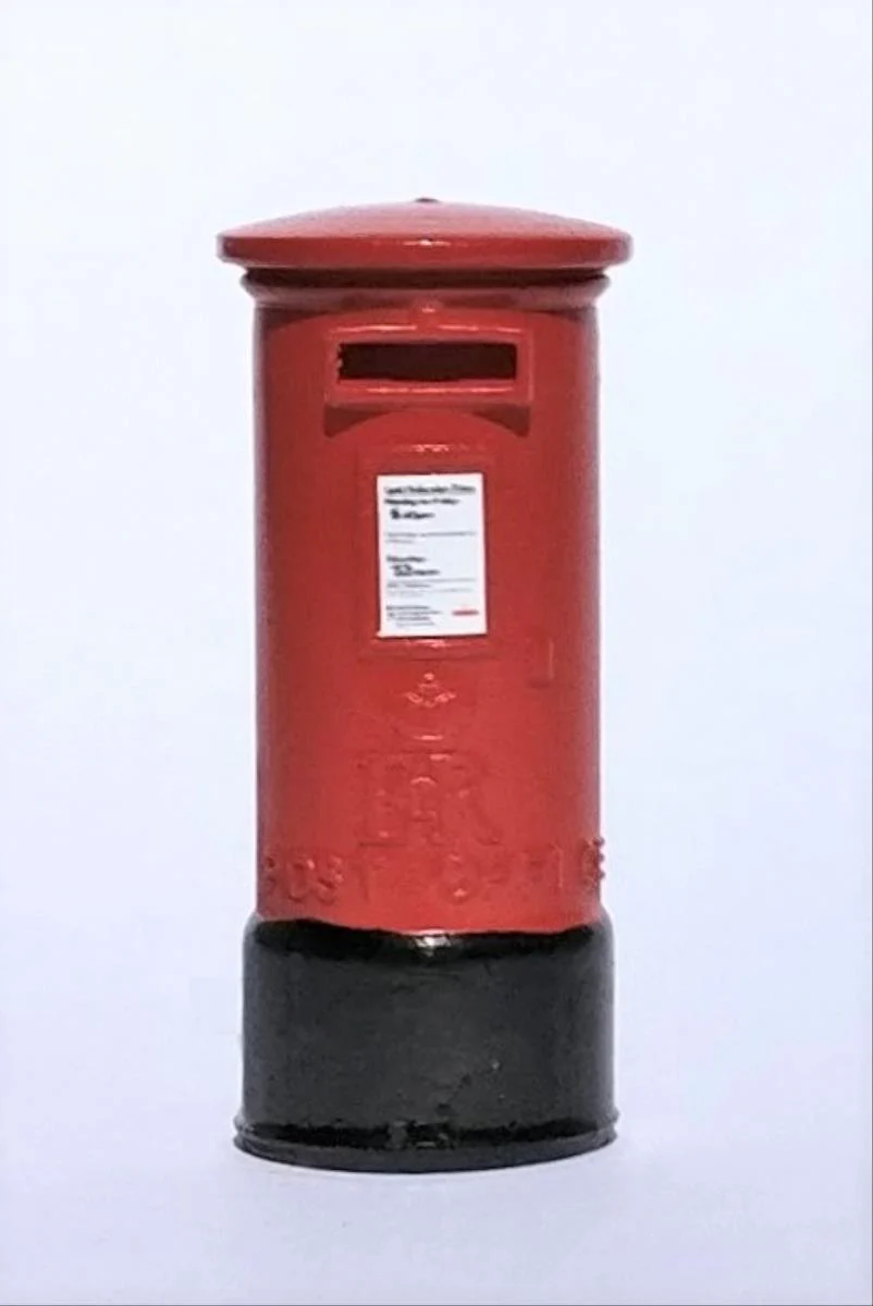 GM731 O Scale Post boxes 2pcs (Pre-Built) - Image 2