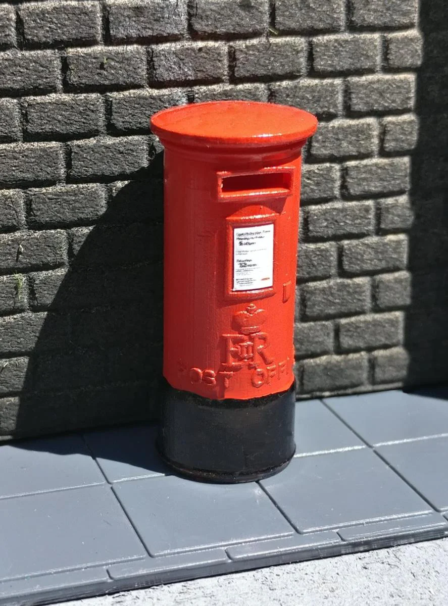 GM731 O Scale Post boxes 2pcs (Pre-Built) - Image 3