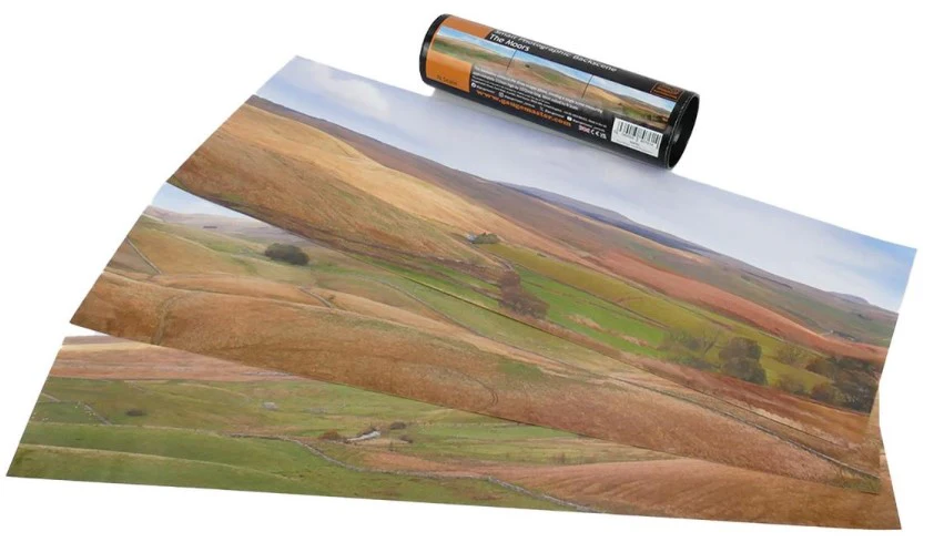 GM761 The Moors Small Photo Backscene (1372x152mm)