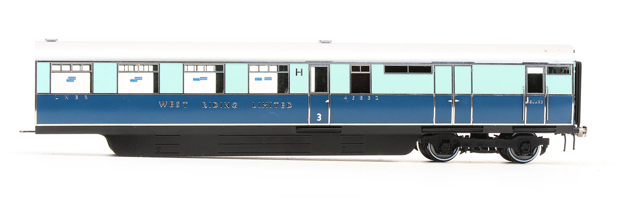Pre-Owned LNER West Riding Limited Articulated Open Third Coach G No.45831 & Brake Third Coach H No.45832 - Image 6