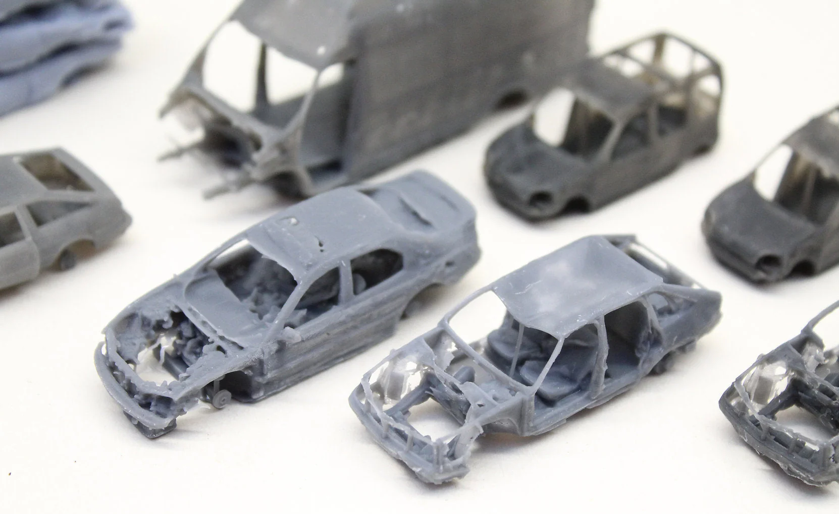 BS1056 Scrap Yard Cars and Vans UNPAINTED - Pack of 10 - Image 2