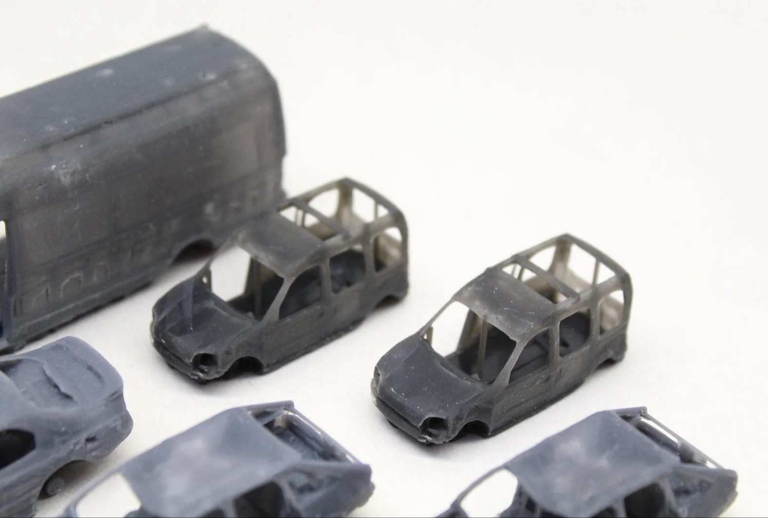 BS1056 Scrap Yard Cars and Vans UNPAINTED - Pack of 10 - Image 3