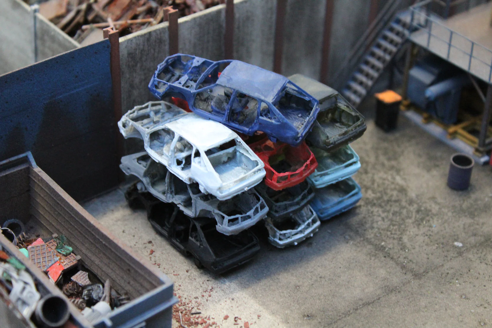 BS1056 Scrap Yard Cars and Vans UNPAINTED - Pack of 10 - Image 6
