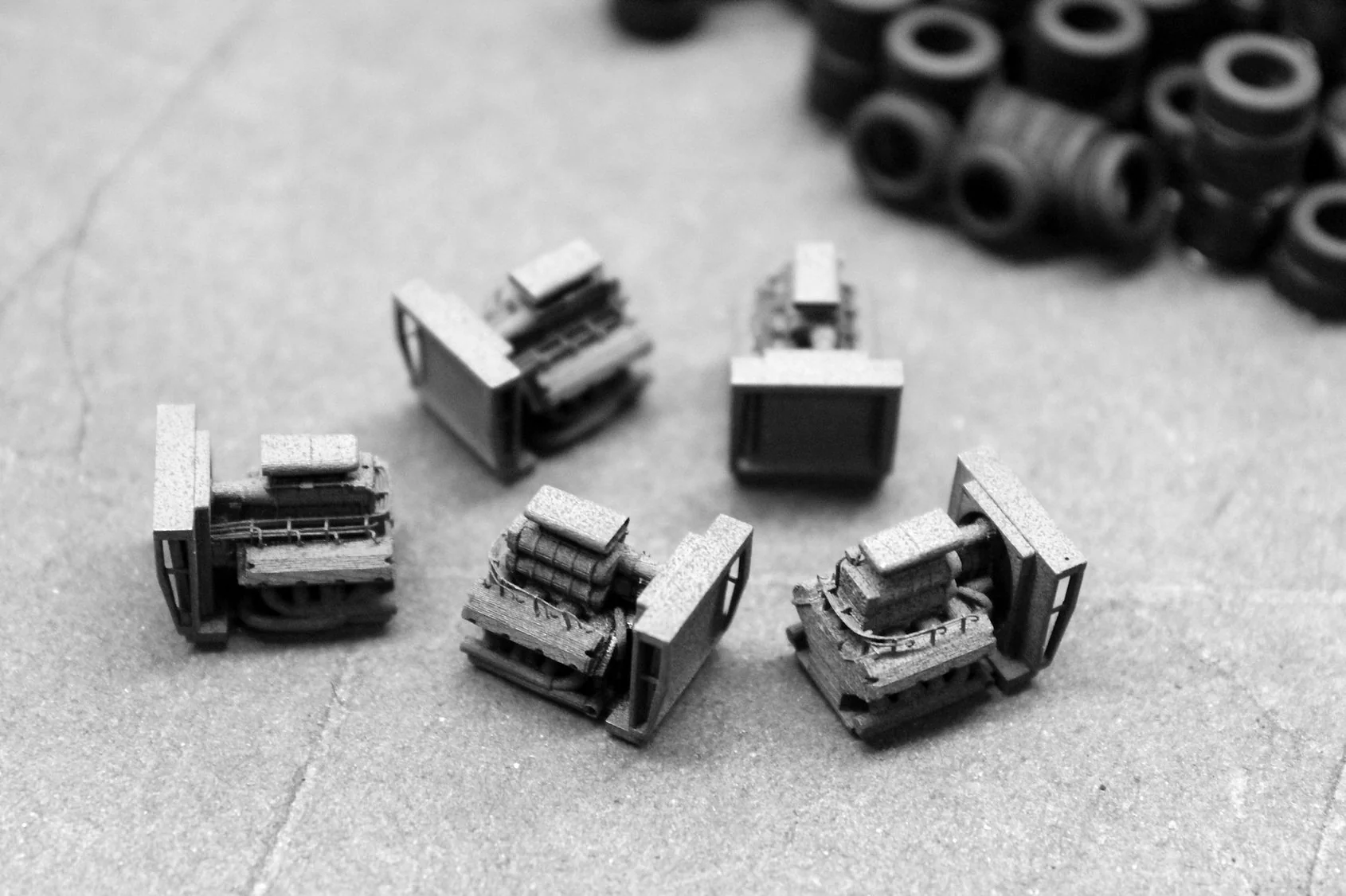 BS1084 Truck Engines with Radiator - UNPAINTED - Pack of 5