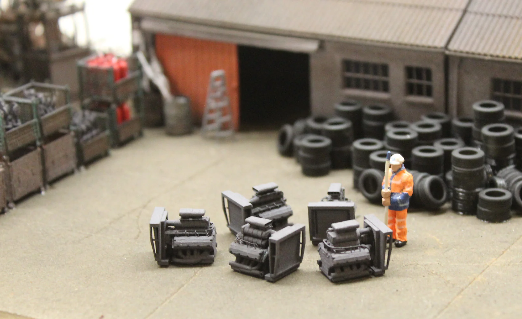 BS1084 Truck Engines with Radiator - UNPAINTED - Pack of 5 - Image 2