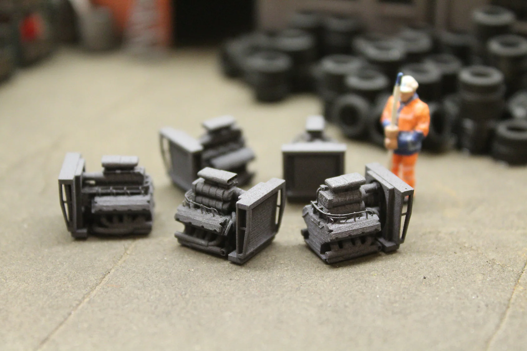 BS1084 Truck Engines with Radiator - UNPAINTED - Pack of 5 - Image 3