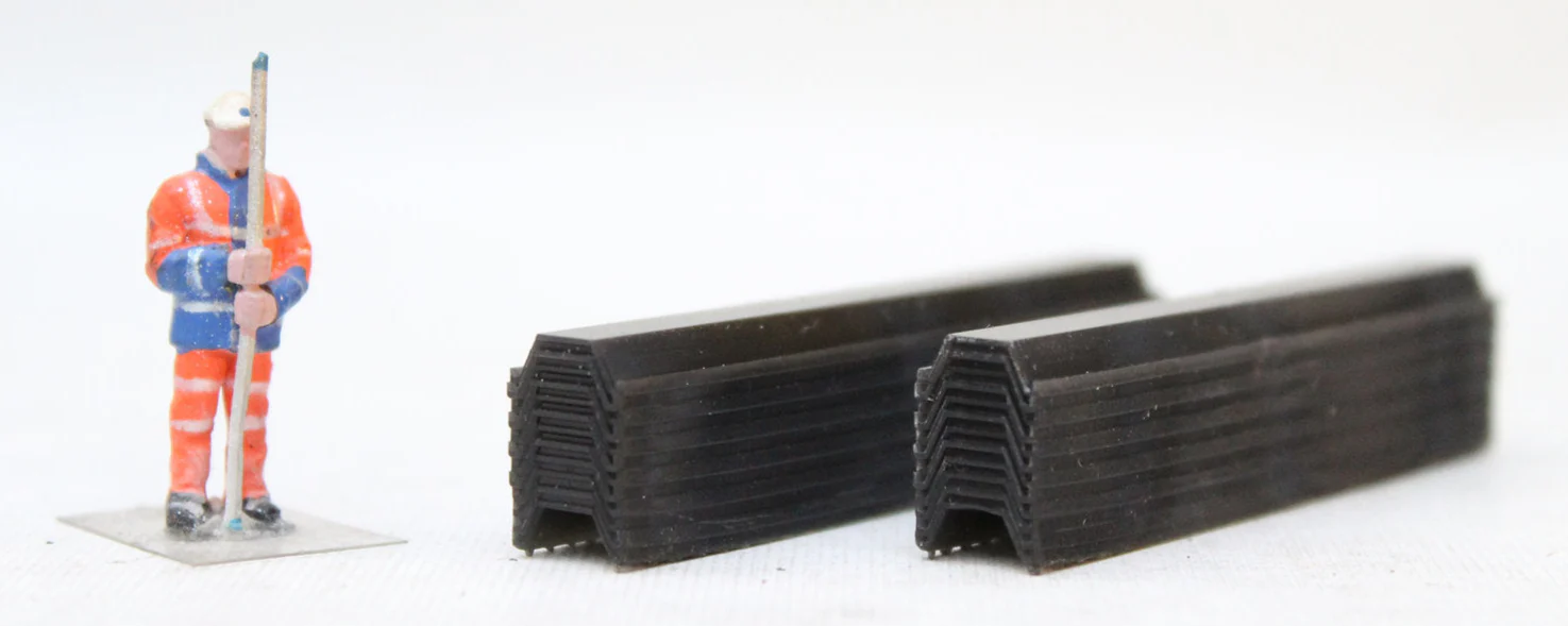 BS2016 Sheet Pile Small Stacks - UNPAINTED - Pack of 2 1:76 OO Gauge - Image 2