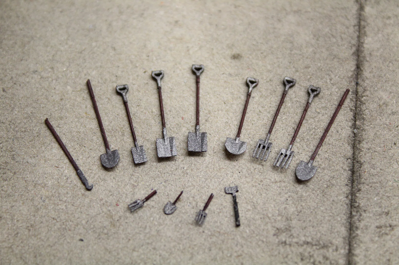 BS8000 Garden Tools Pack - Spades Shovels Forks - BROWN/GREY - 13pcs