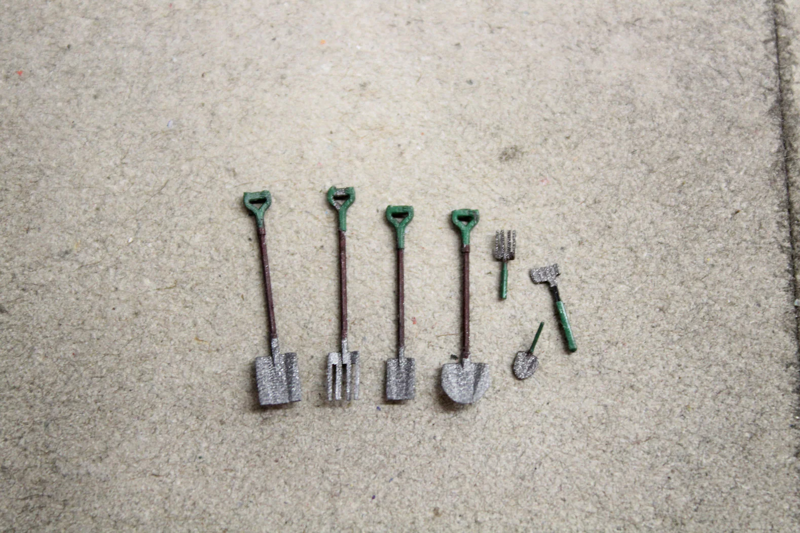 BS8001 Garden Tools Pack - Spades Shovels Forks - GREEN - 7pcs