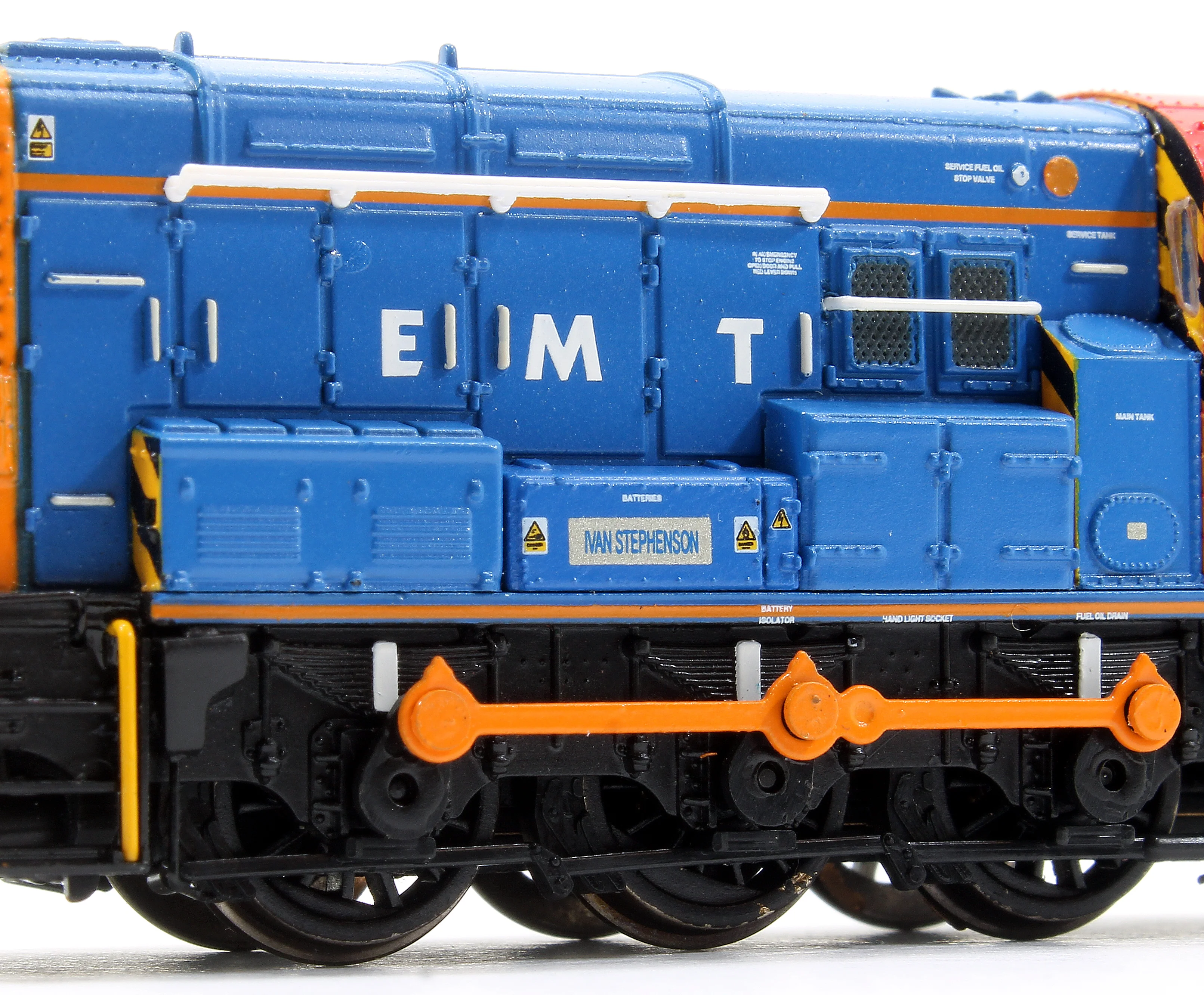 371-016SDSF Class 08 08908 East Midlands Trains Diesel Shunter DCC Sound (Regional Exclusive) - Image 6