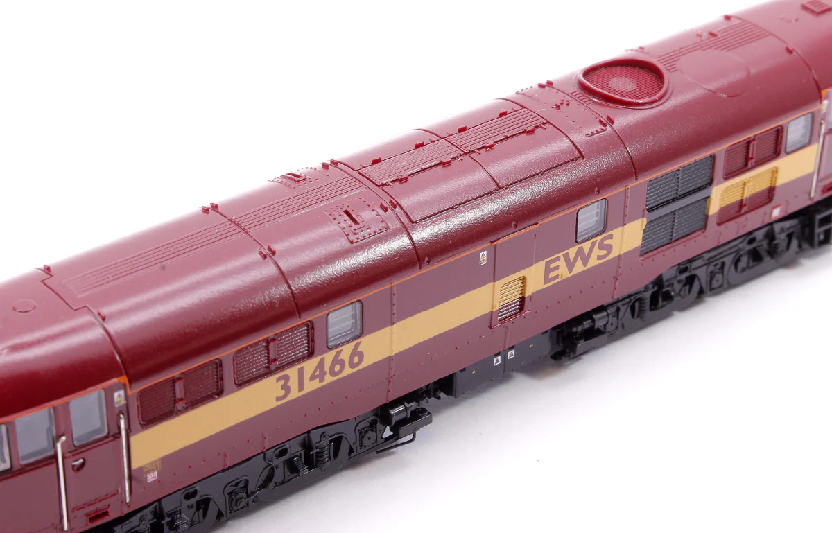 371-137SDSF Class 31/4 Refurbished 31466 EWS Diesel Locomotive (DCC Sound) Regional Exclusive - Image 8