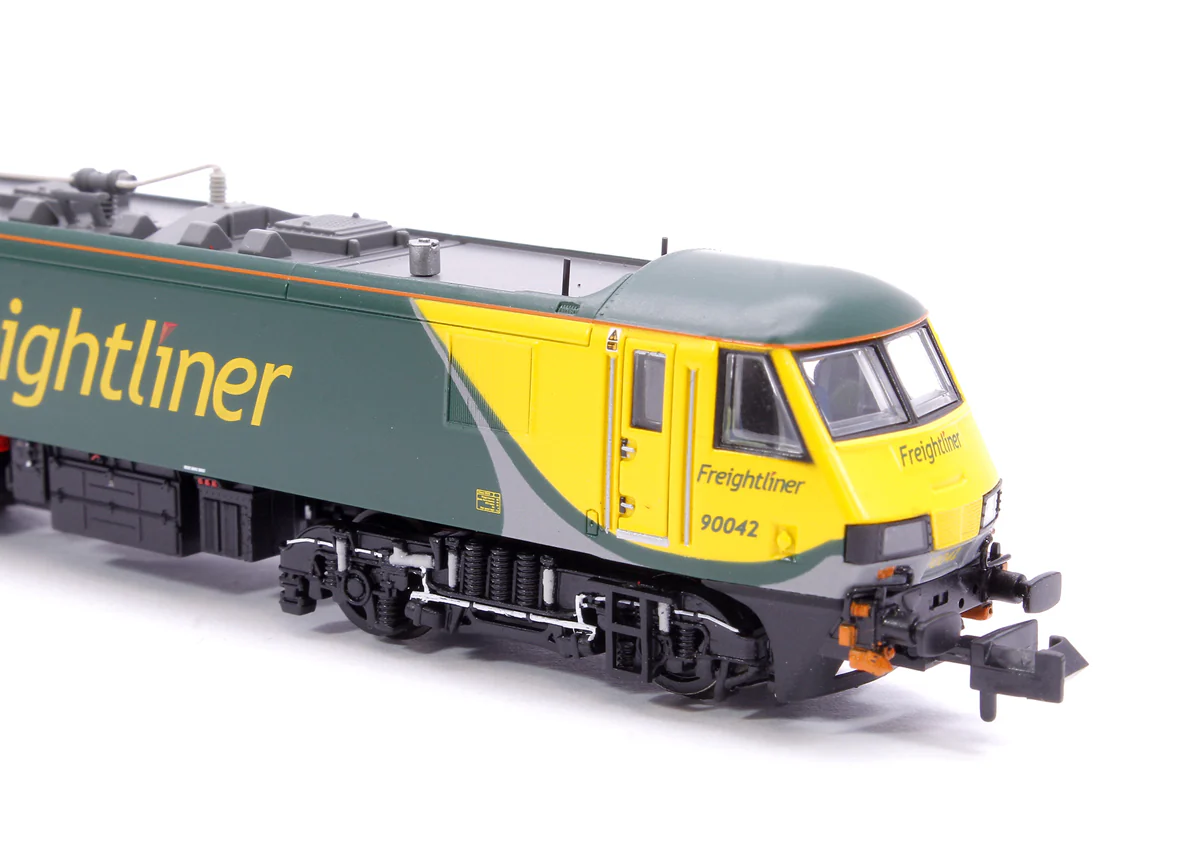 371-790SF Class 90/0 90042 Freightliner 'PowerHaul' No. 90042 Electric Locomotive - DCC Sound - Image 7