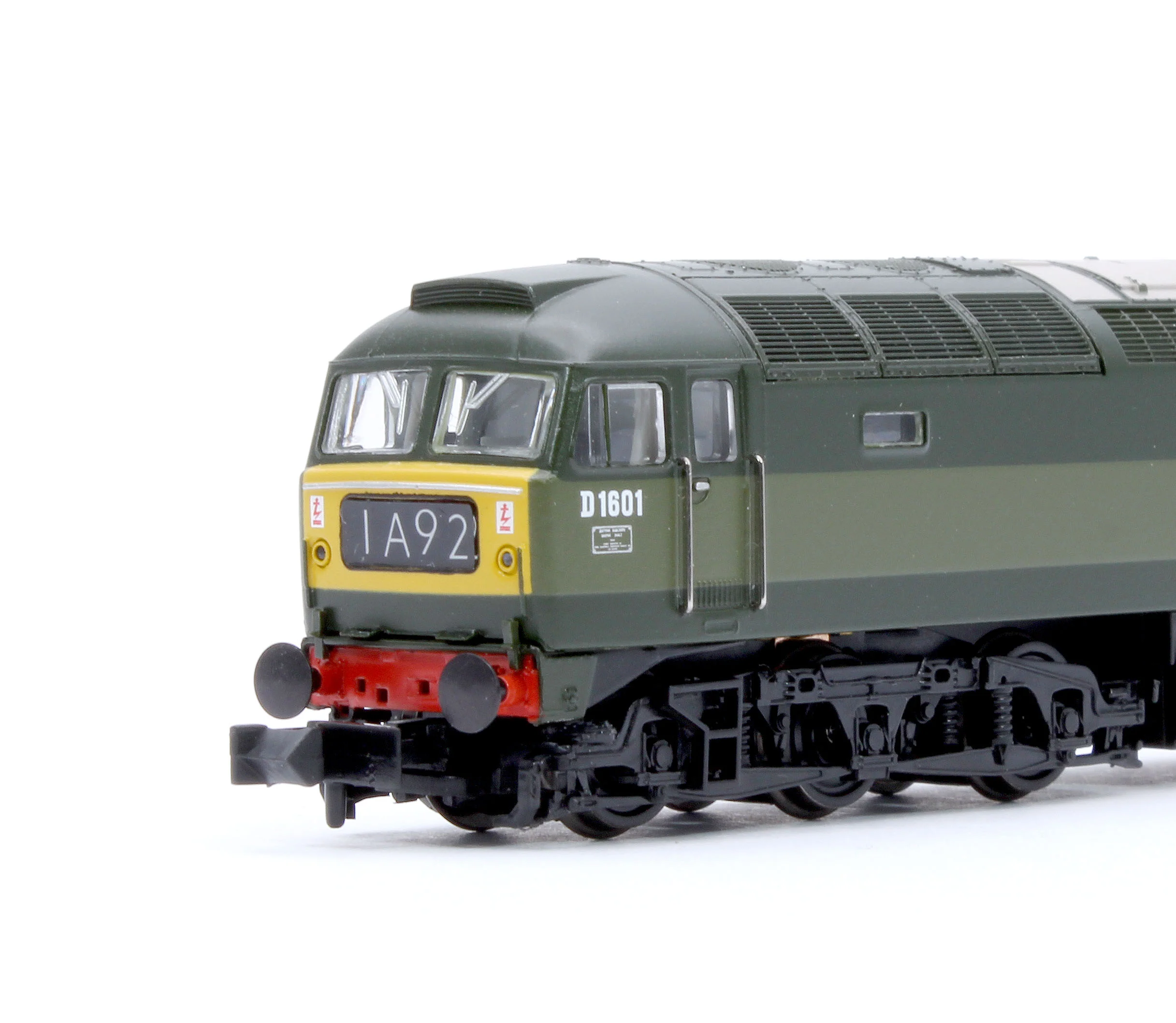 371-825ESF Class 47/0 D1601 BR Green (Small Yellow Panels) Diesel Locomotive - DCC Sound - Image 5