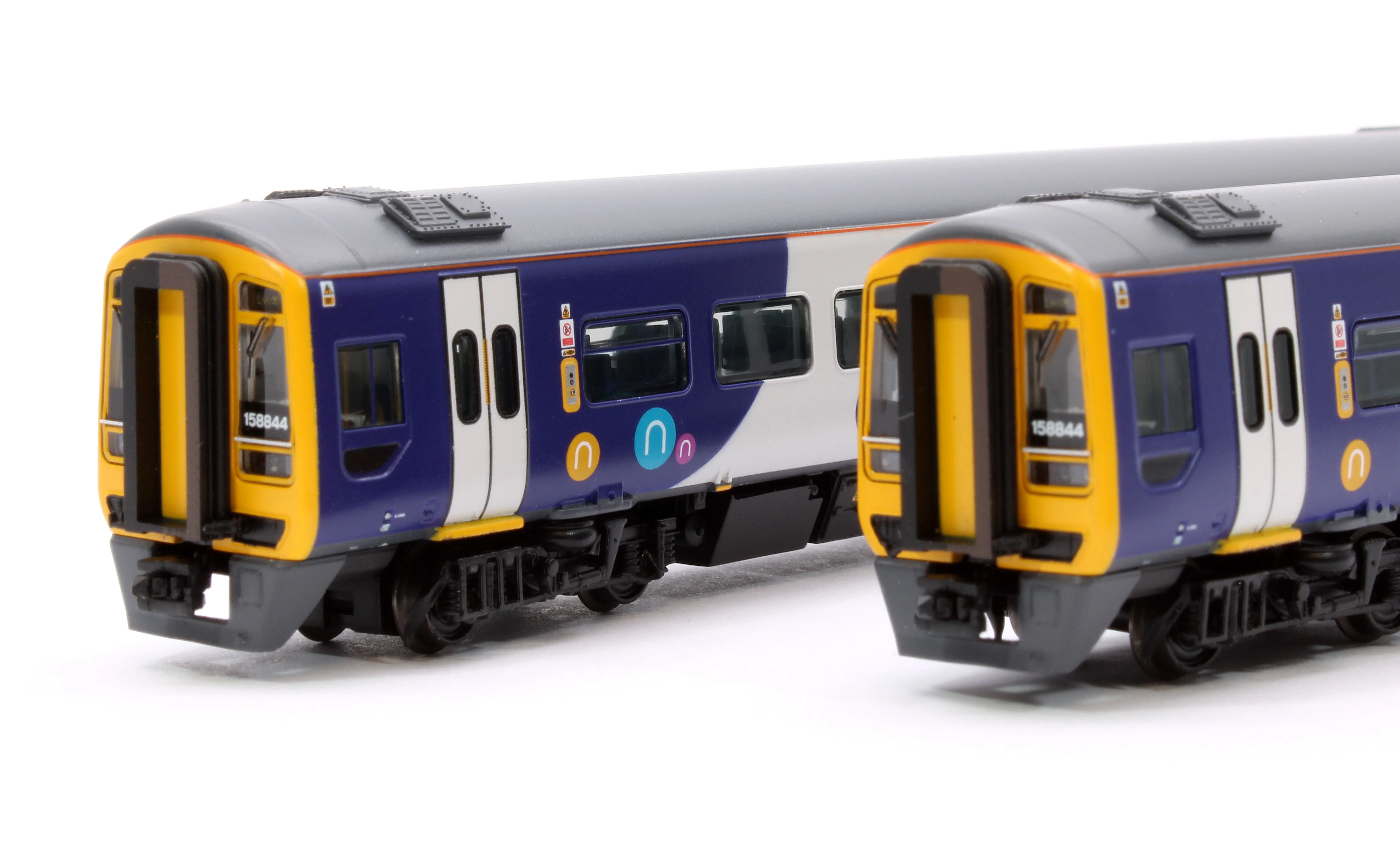371-858SF Class 158 2-Car DMU 158844 Northern - DCC Sound - Image 8