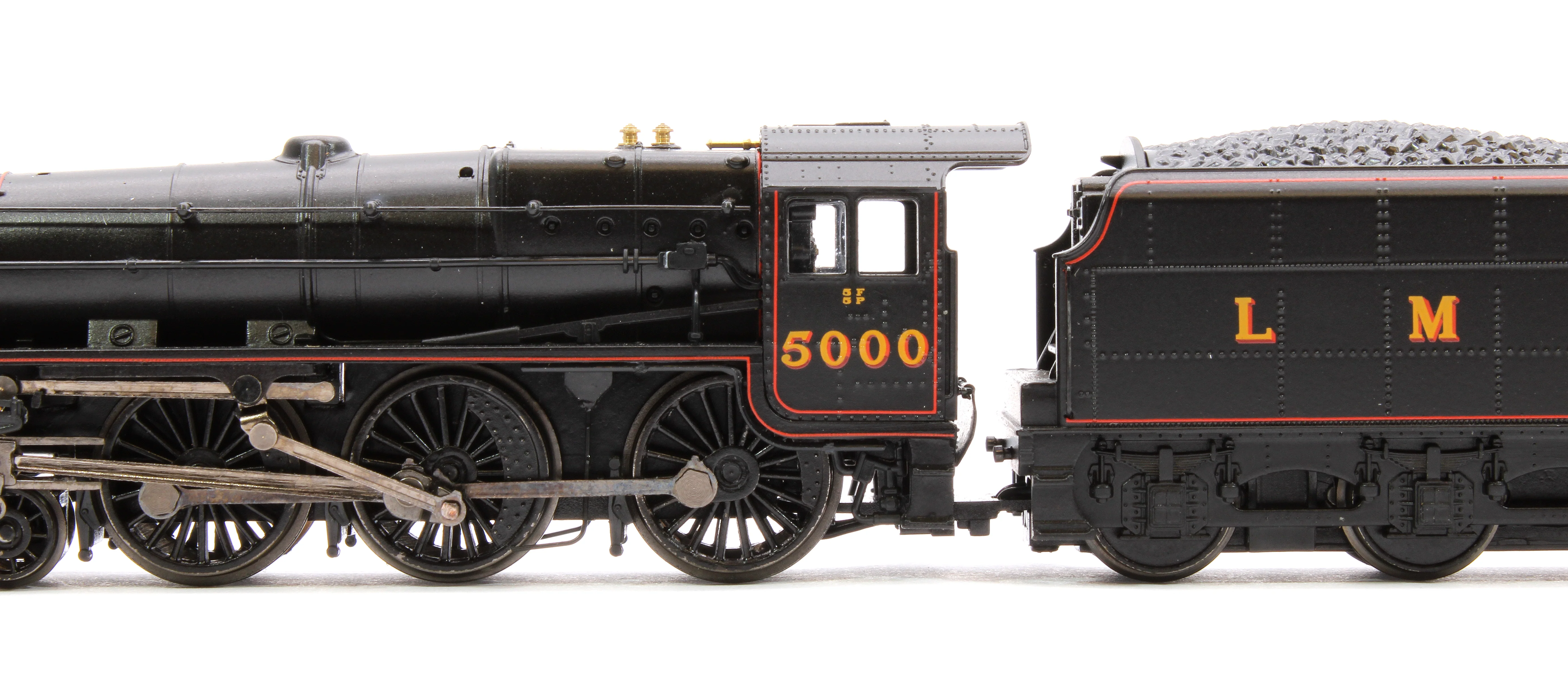 372-135A LMS 5MT 'Black 5' with Riveted Tender 5000 LMS Lined Black - Image 7