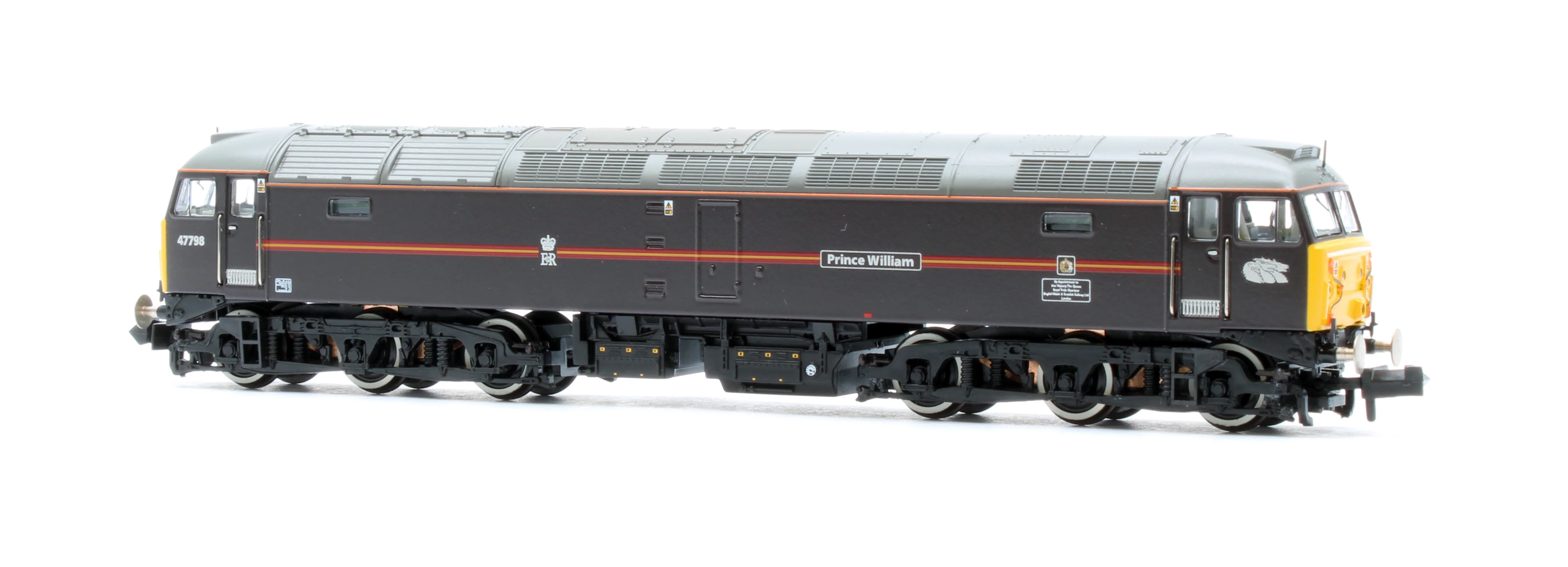 372-262NRM Class 47/7 47798 'Prince William' EWS Royal Claret (Locomotion Models Exclusive) Diesel Locomotive - Image 4