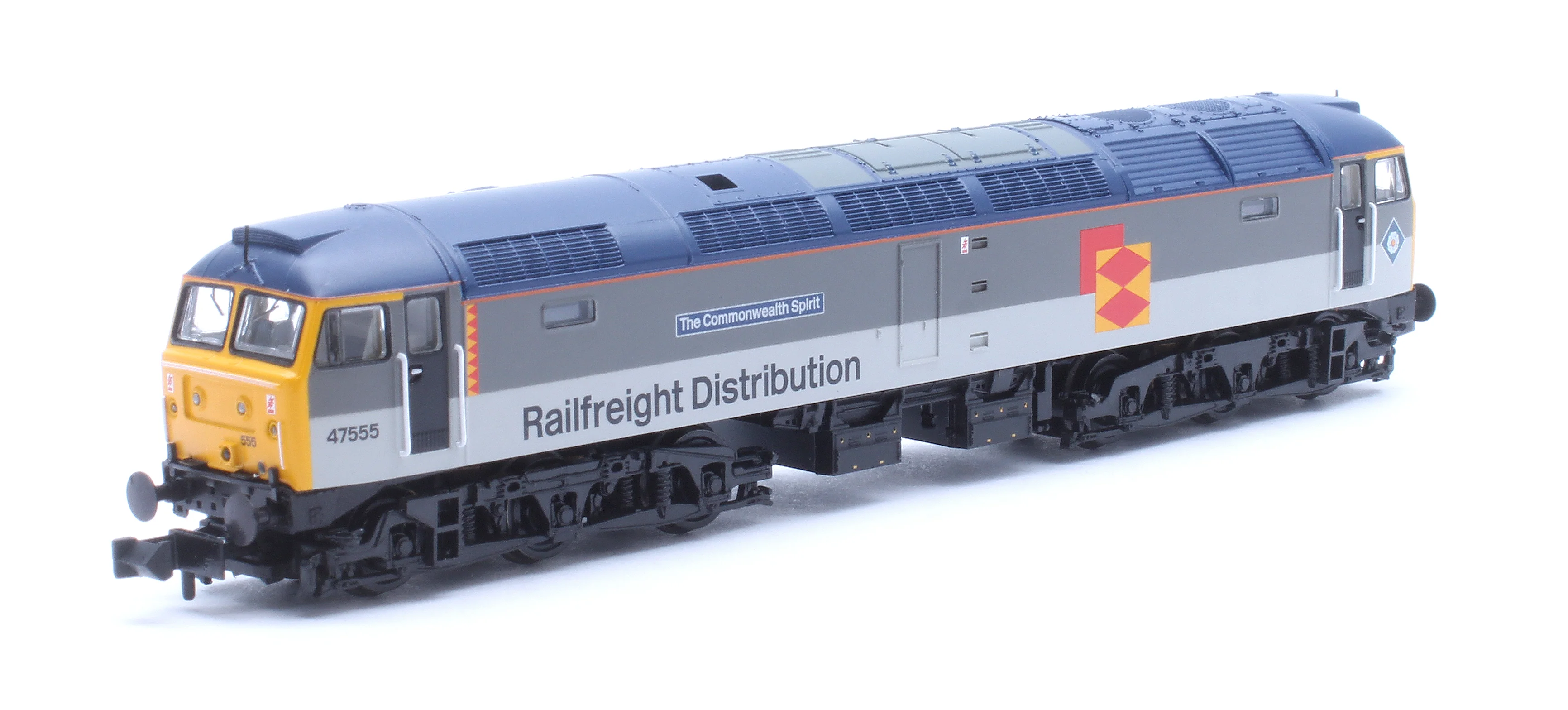 372-263SF Class 47/4 47555 'The Commonwealth Spirit' BR RF Distribution European Diesel Locomotive - DCC Sound - Image 9