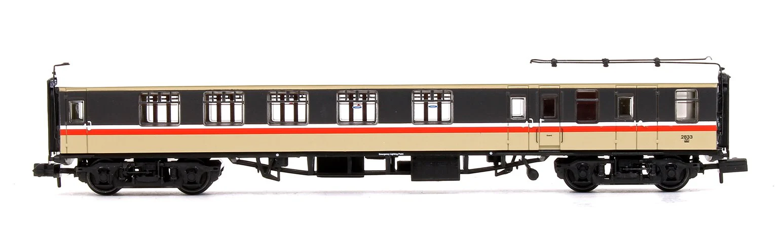 374-088 BR Mk1 BCK Brake Composite Corridor BR InterCity Charter (Executive) No. 2833 - Image 3