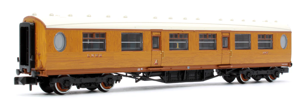 376-225A LNER Thompson Composite Corridor LNER Teak Effect 147