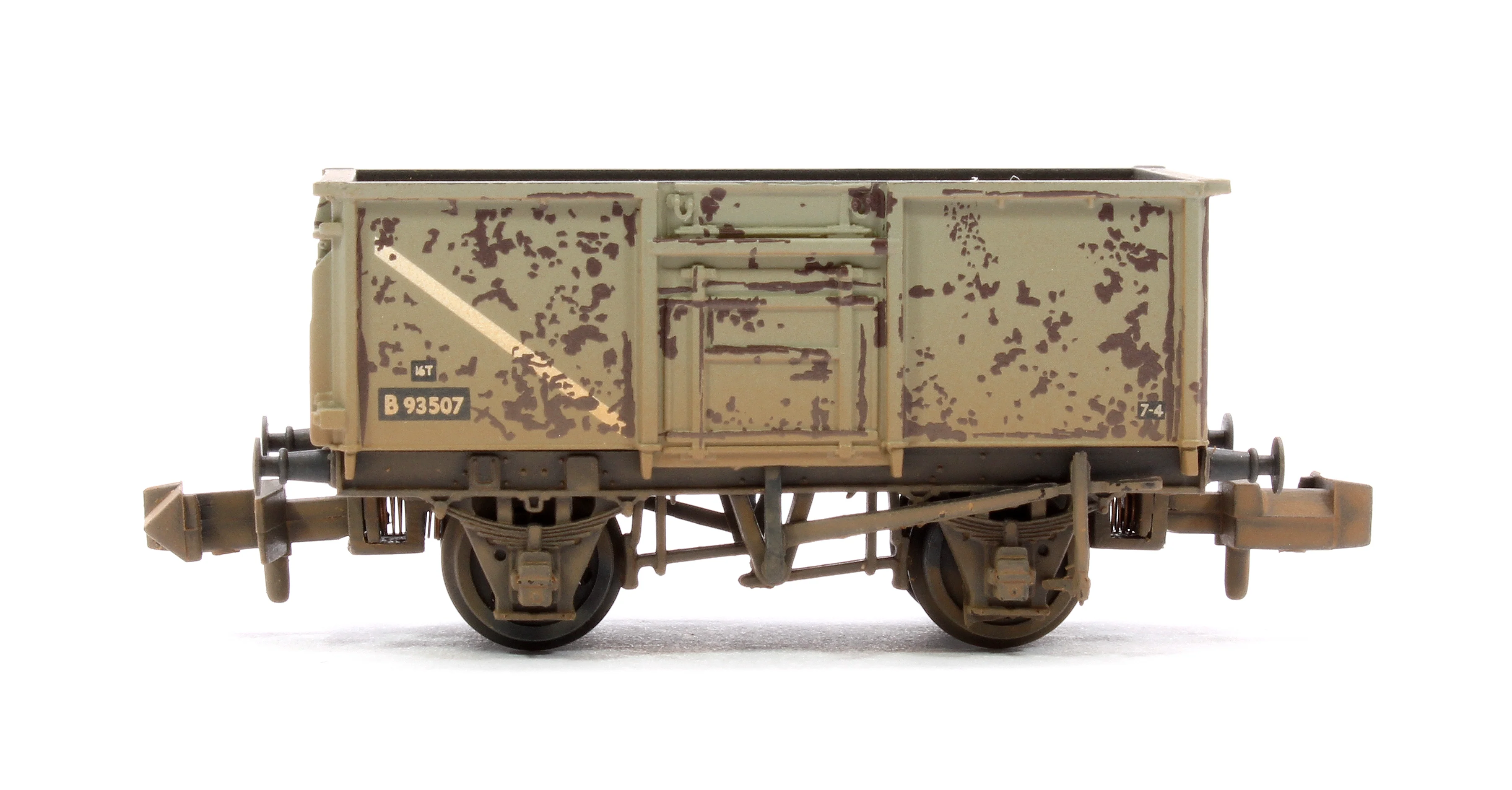 377-235C BR 16T Steel Mineral with Top Flap Doors 3-Wagon Pack BR Grey (With Load) - Weathered - Image 4