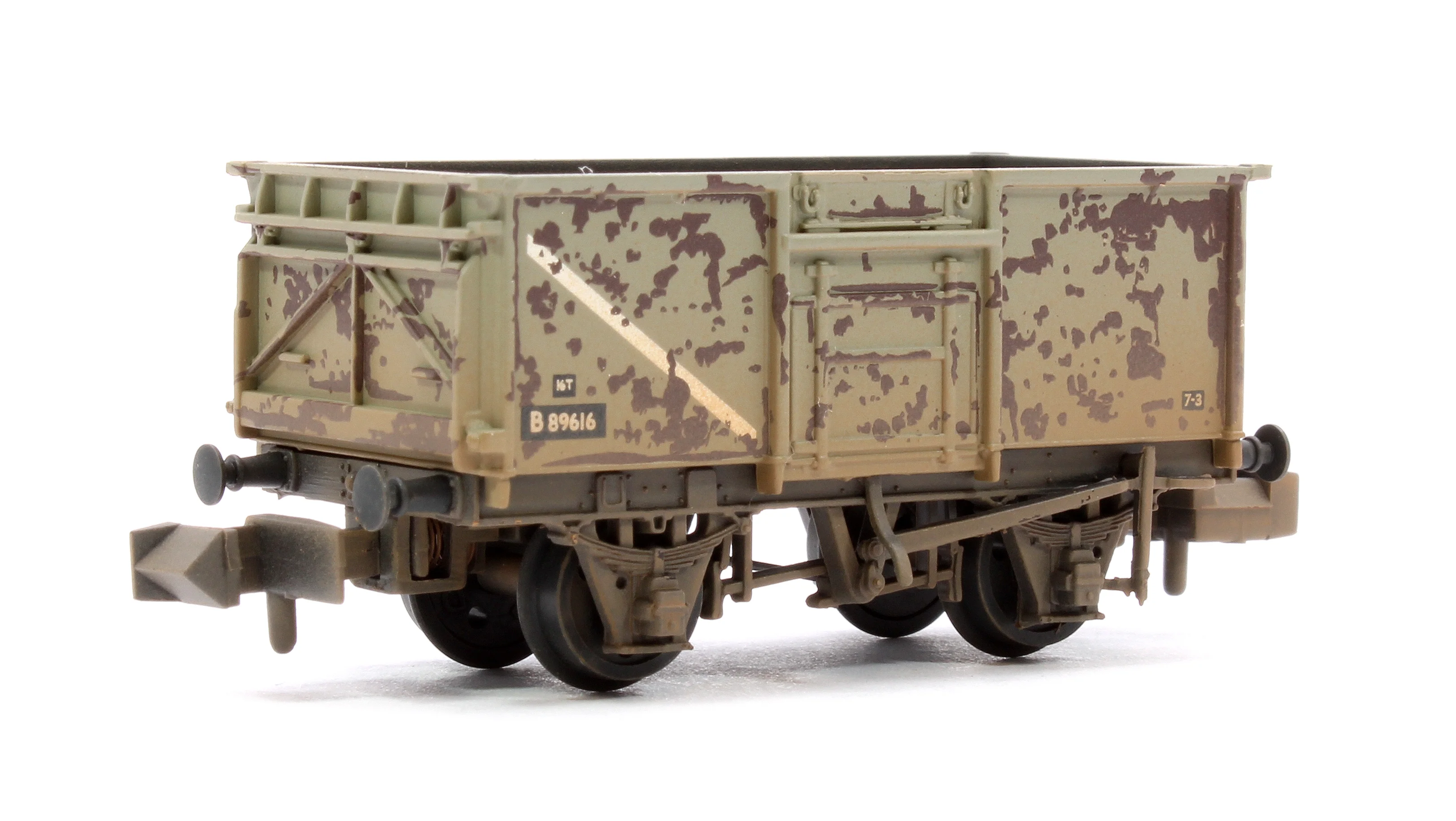 377-235C BR 16T Steel Mineral with Top Flap Doors 3-Wagon Pack BR Grey (With Load) - Weathered - Image 7