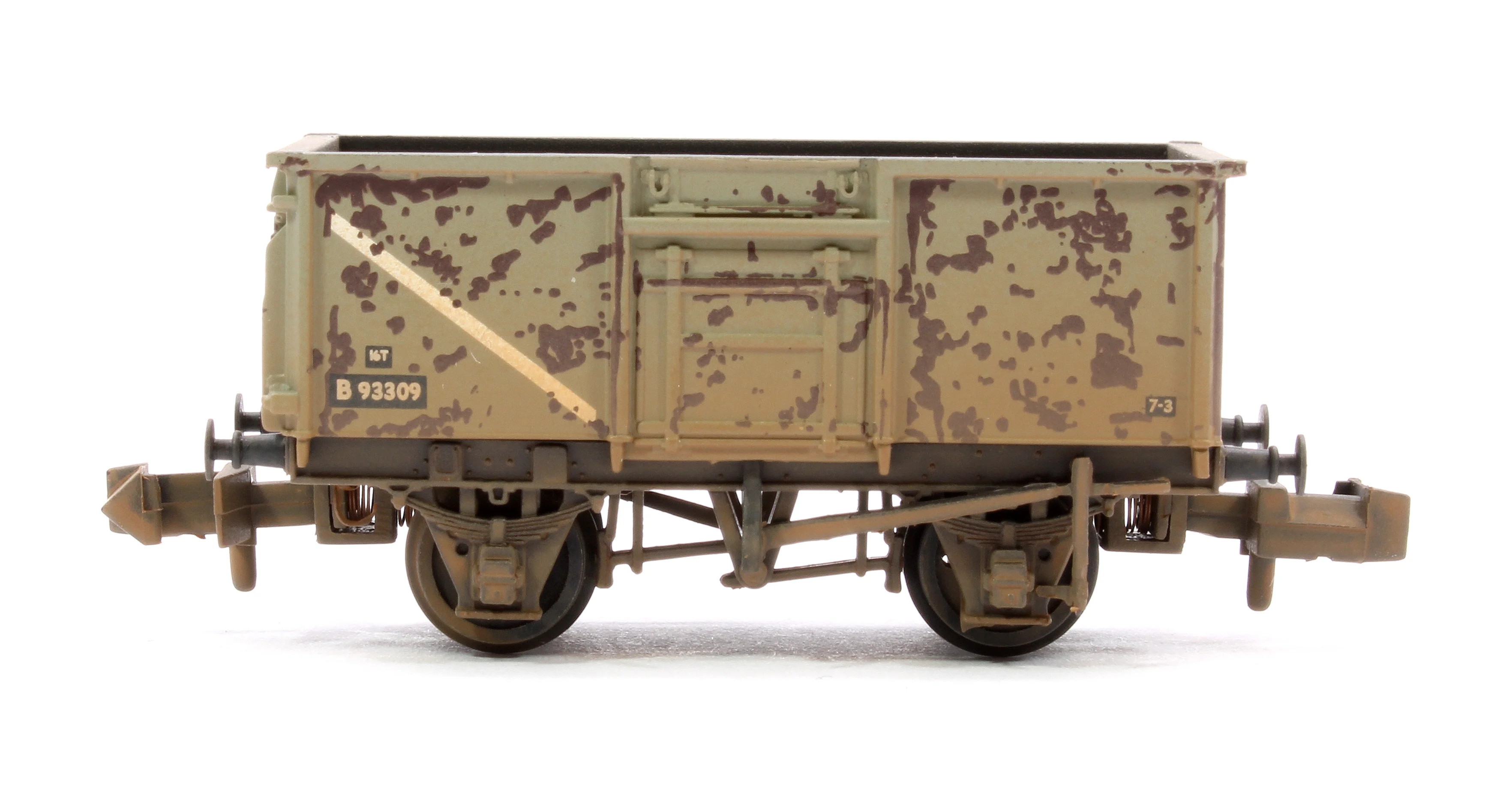 377-235C BR 16T Steel Mineral with Top Flap Doors 3-Wagon Pack BR Grey (With Load) - Weathered - Image 8