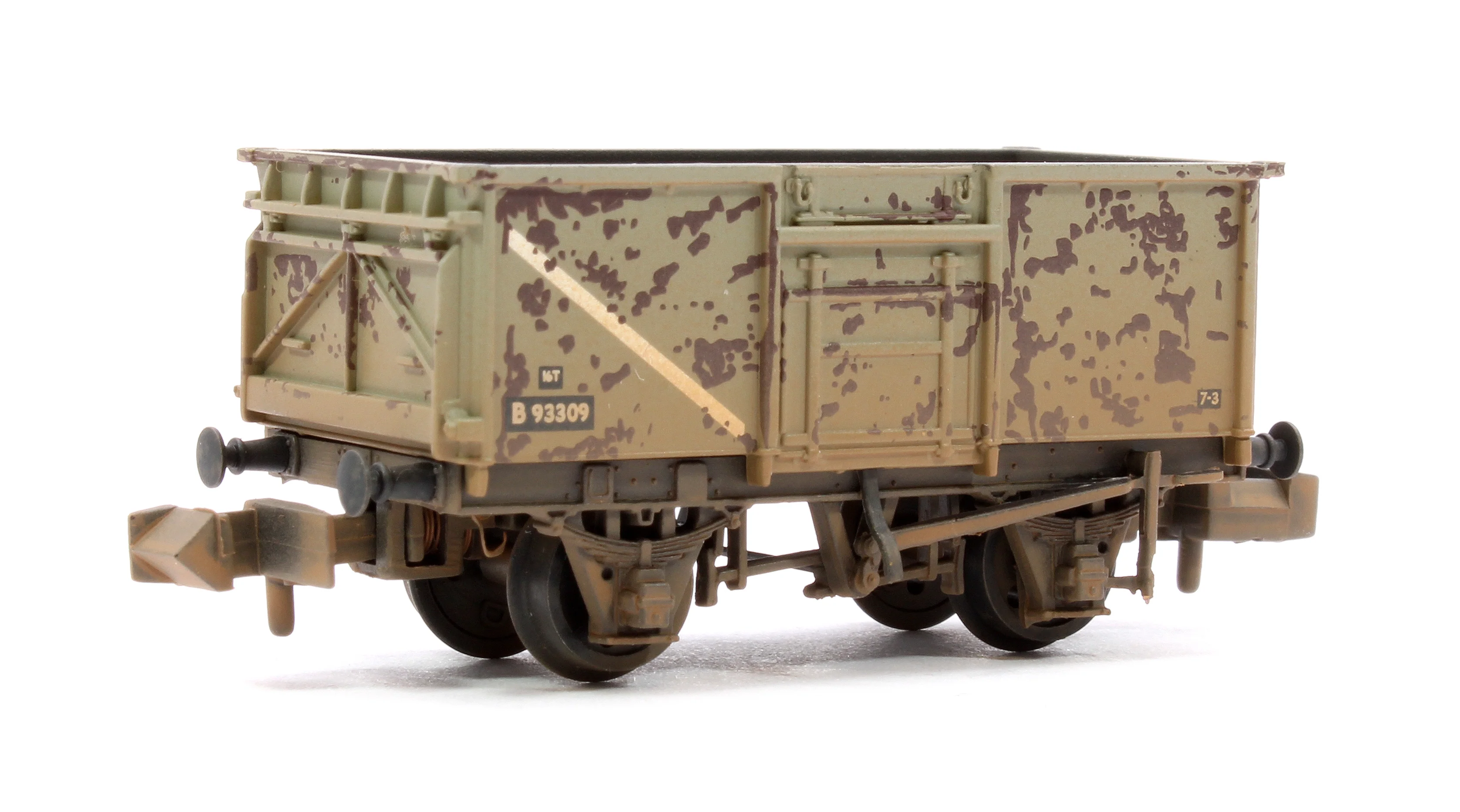 377-235C BR 16T Steel Mineral with Top Flap Doors 3-Wagon Pack BR Grey (With Load) - Weathered - Image 9