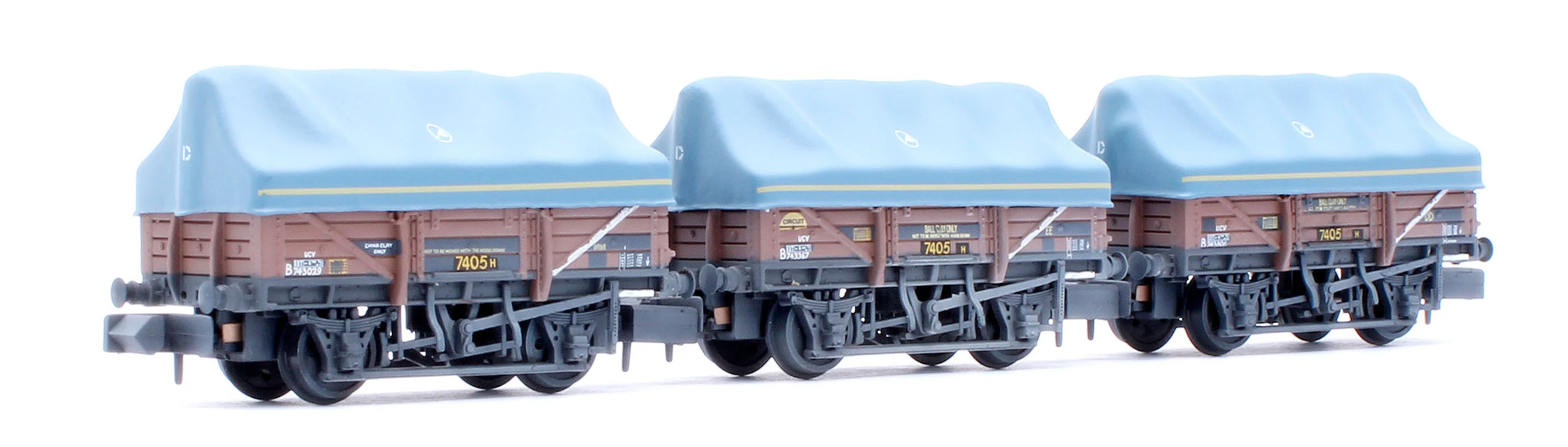377-491 5 Plank China Clay 3-Wagon Pack BR Bauxite (TOPS) with Tent Canopy No.B743029, B743367 & B743806 - Weathered