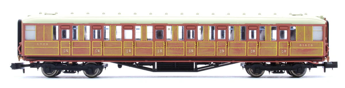 2P-011-012 Gresley LNER Teak 3rd Class 61626 - Image 2