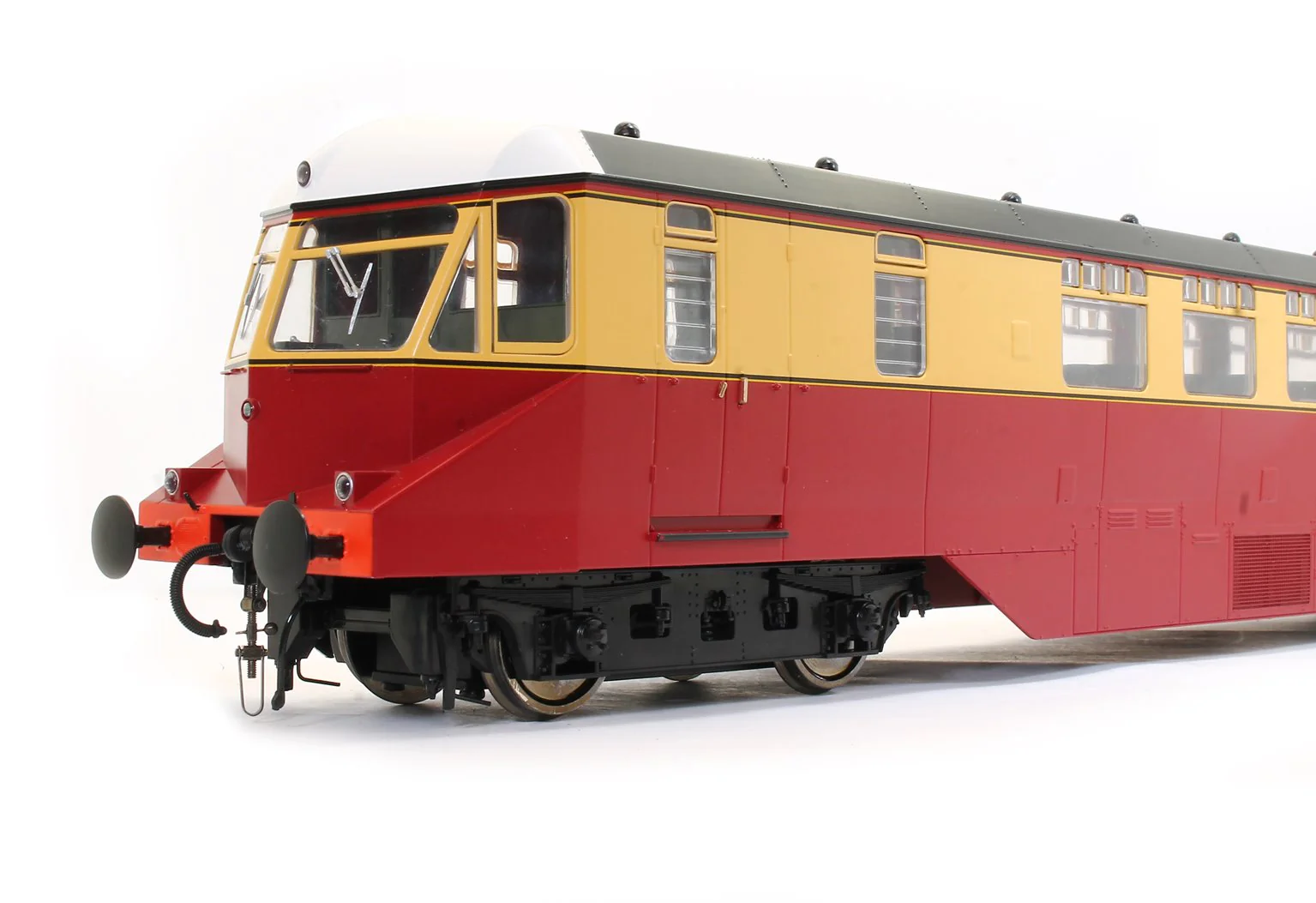 1903 GWR AEC ‘Razor Edge Railcar BR crimson/cream (Black Roof & White Cab Roofs) No.W20W Diesel Locomotive - Image 3