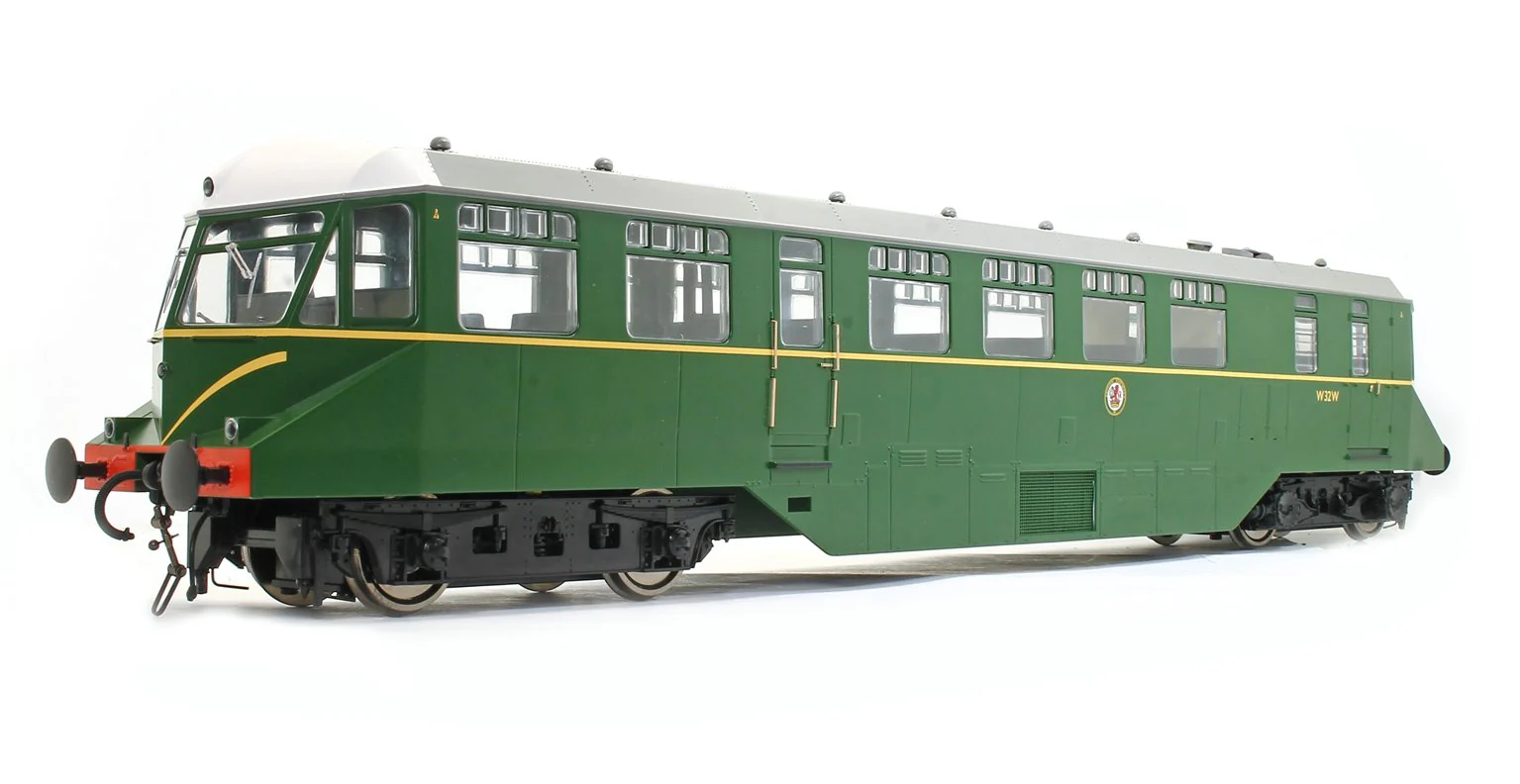 Pre-Owned 1904 GWR AEC ‘Razor Edge' Railcar BR green with speed whiskers (white cab roofs) No.W32W Diesel Locomotive