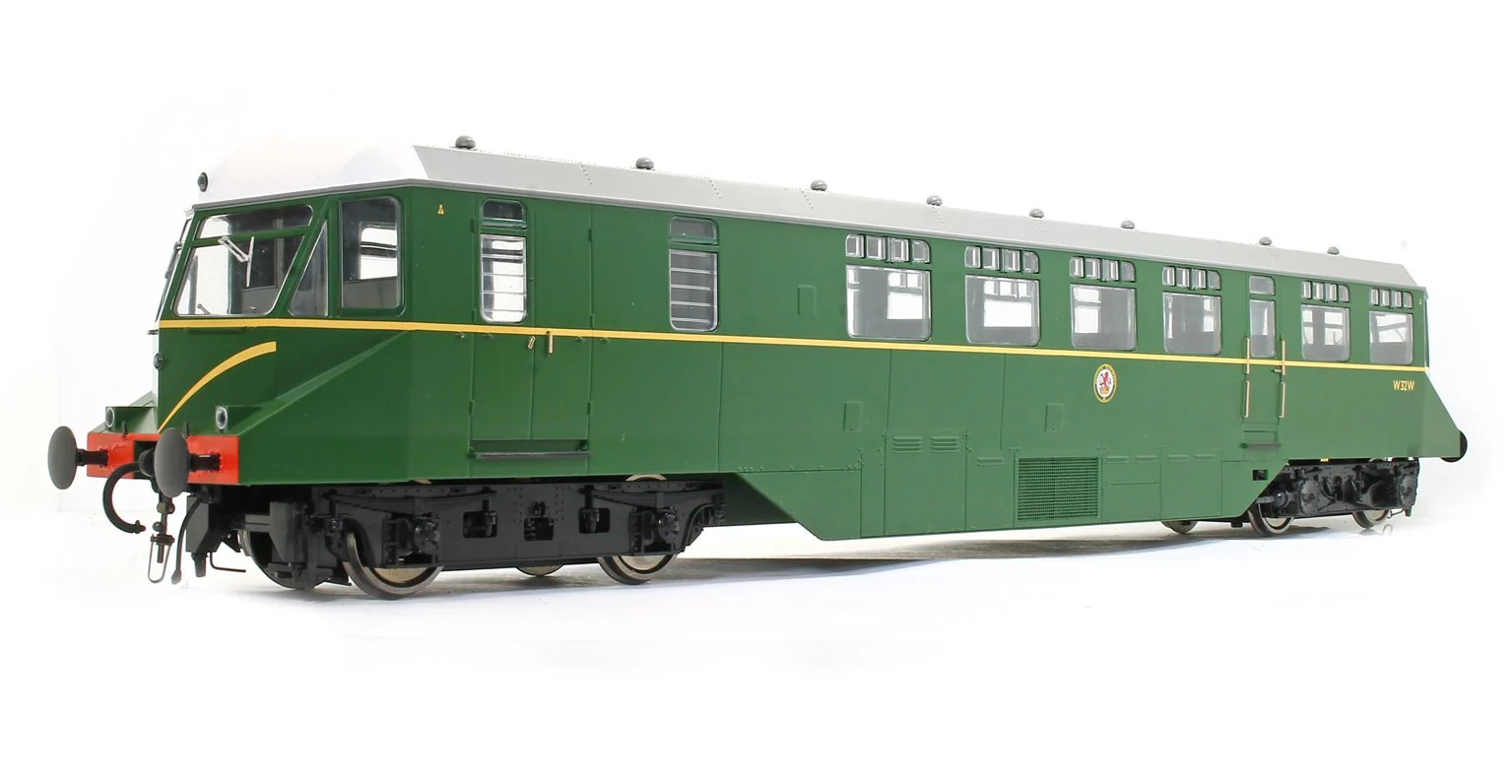 Pre-Owned 1904 GWR AEC ‘Razor Edge' Railcar BR green with speed whiskers (white cab roofs) No.W32W Diesel Locomotive - Image 4