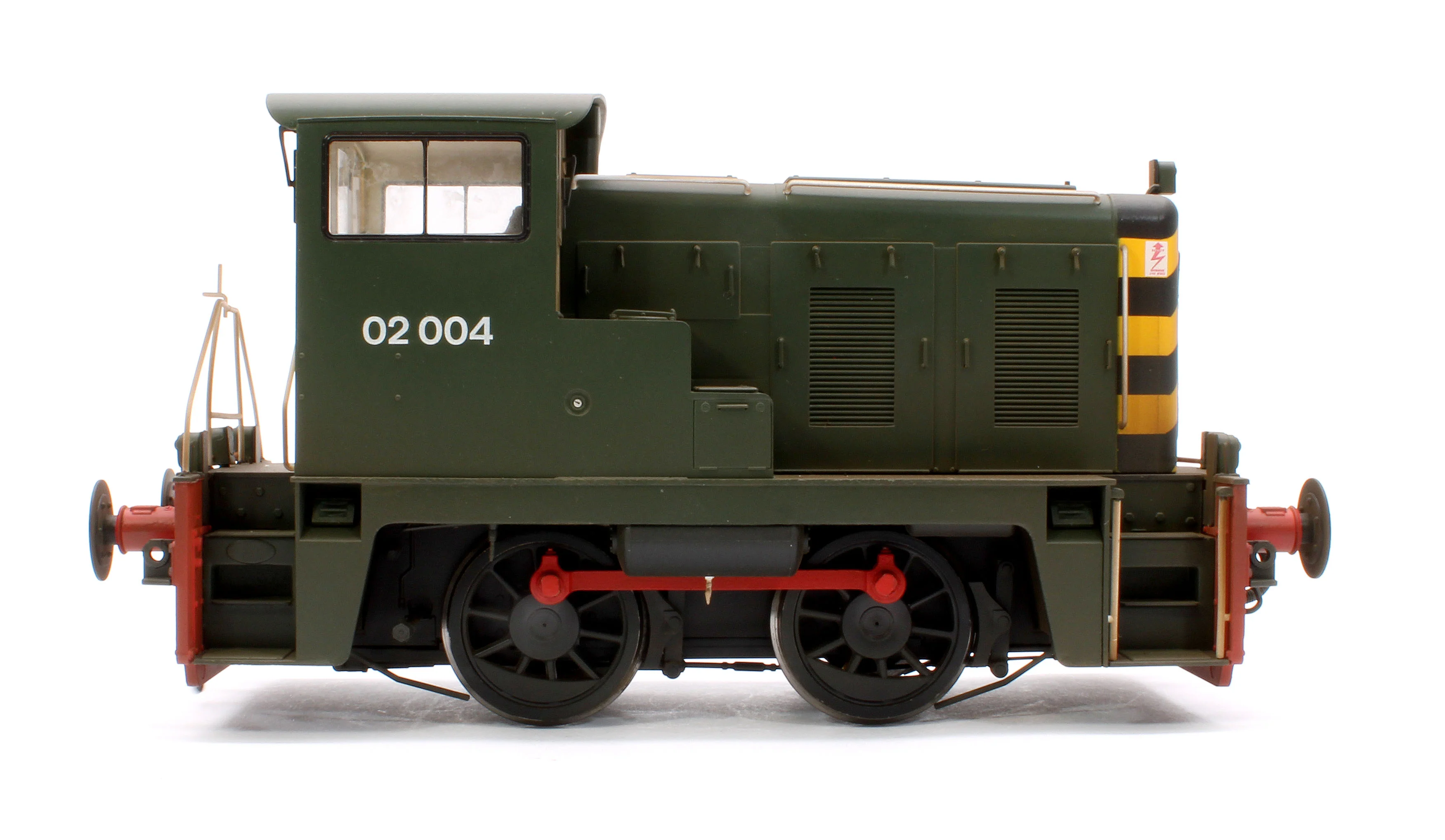 2872 Class 02 BR Green 02004 (Wasp Stripes, no BR logo) Diesel Locomotive - Weathered - Image 6