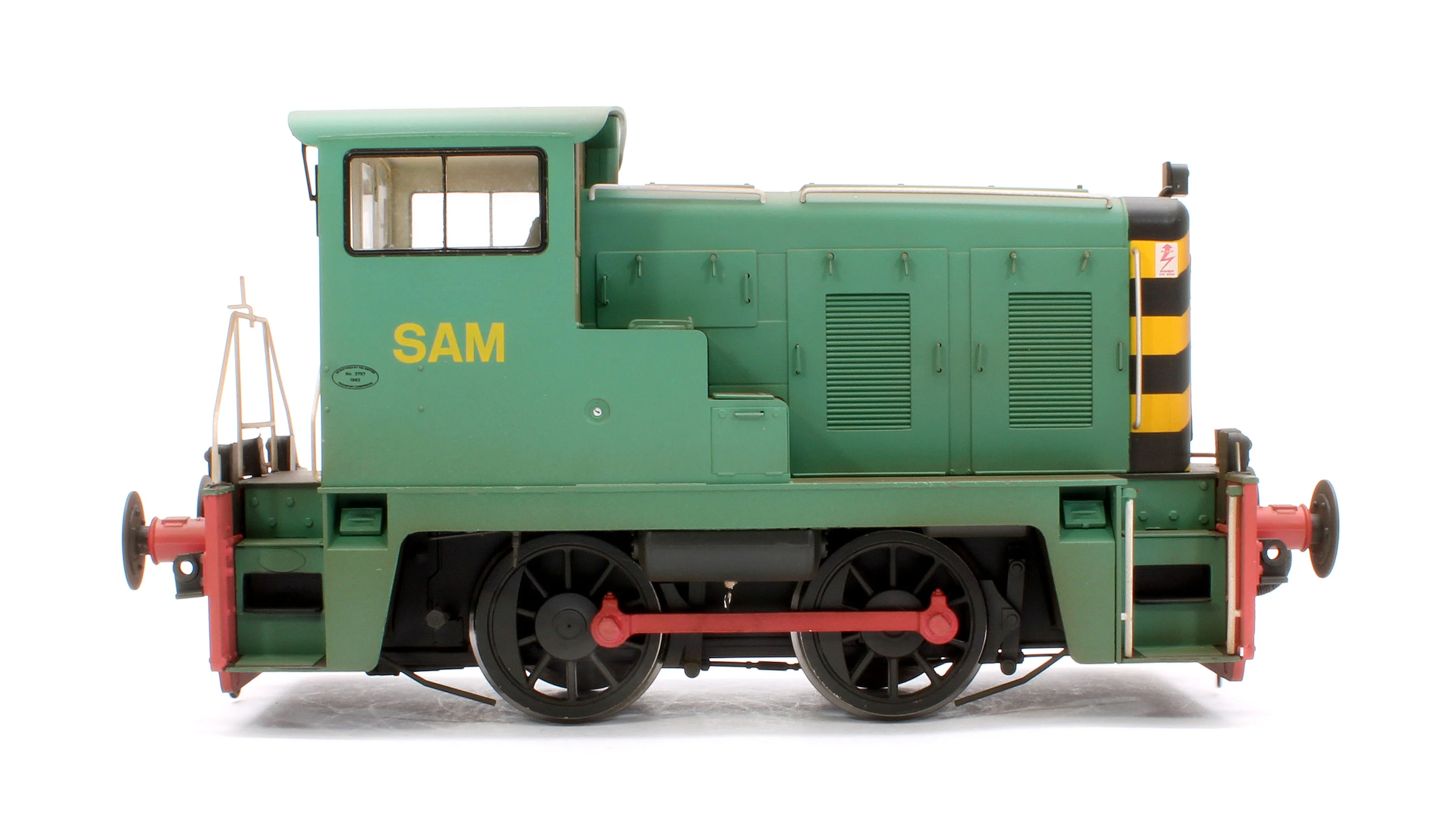 2877 Class 02 Industrial Plain Green ‘SAM’ (ex-D2868) Diesel Locomotive - Weathered - Image 6