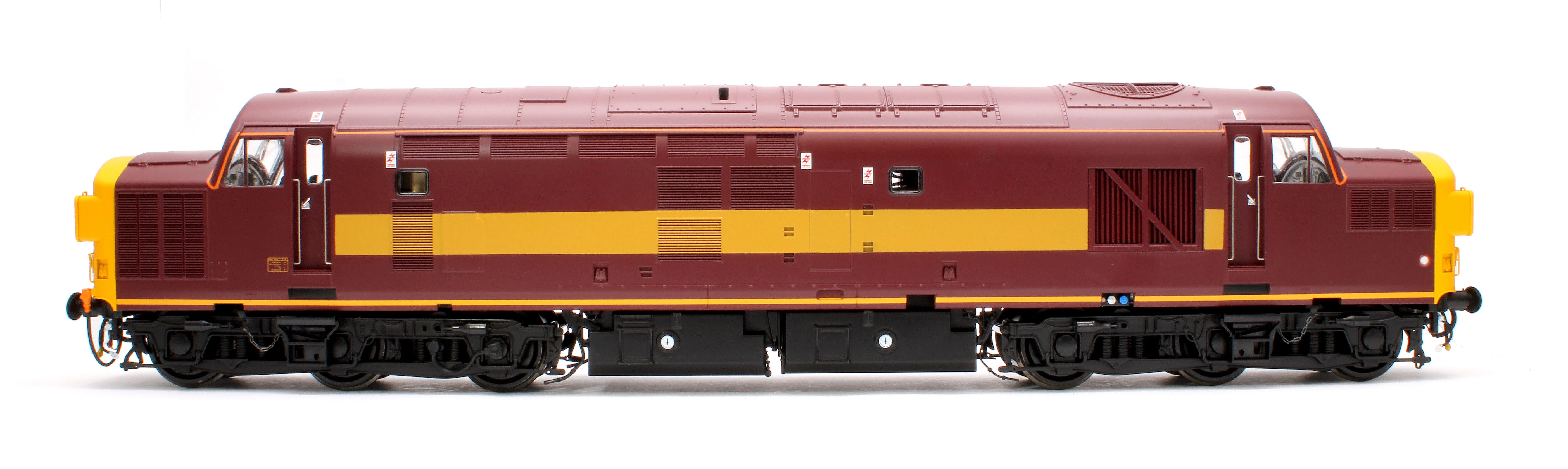 3726 Class 37/0 (split headcode) EW&S Red/Gold unnumbered Diesel Locomotive - Image 5