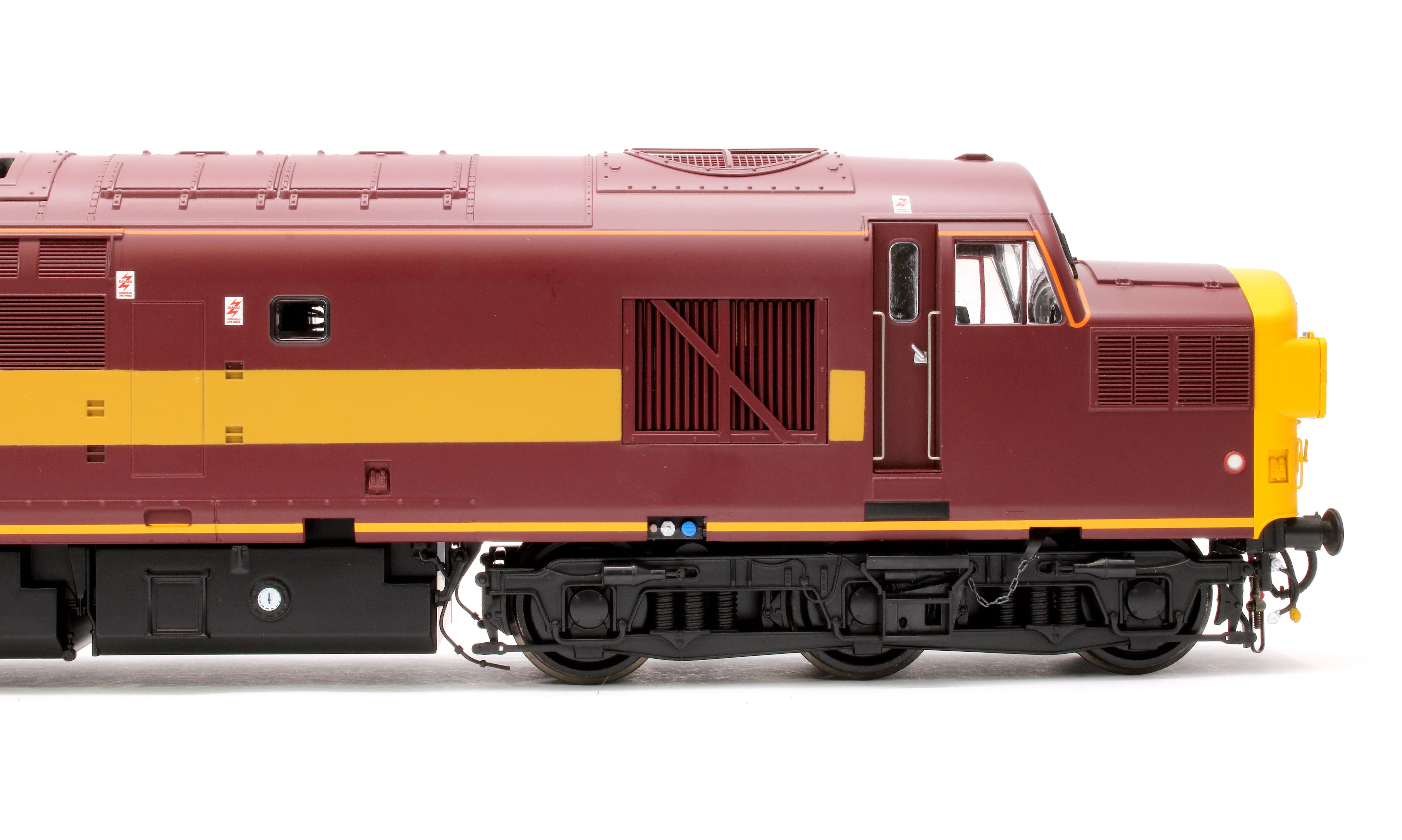 3726 Class 37/0 (split headcode) EW&S Red/Gold unnumbered Diesel Locomotive - Image 6