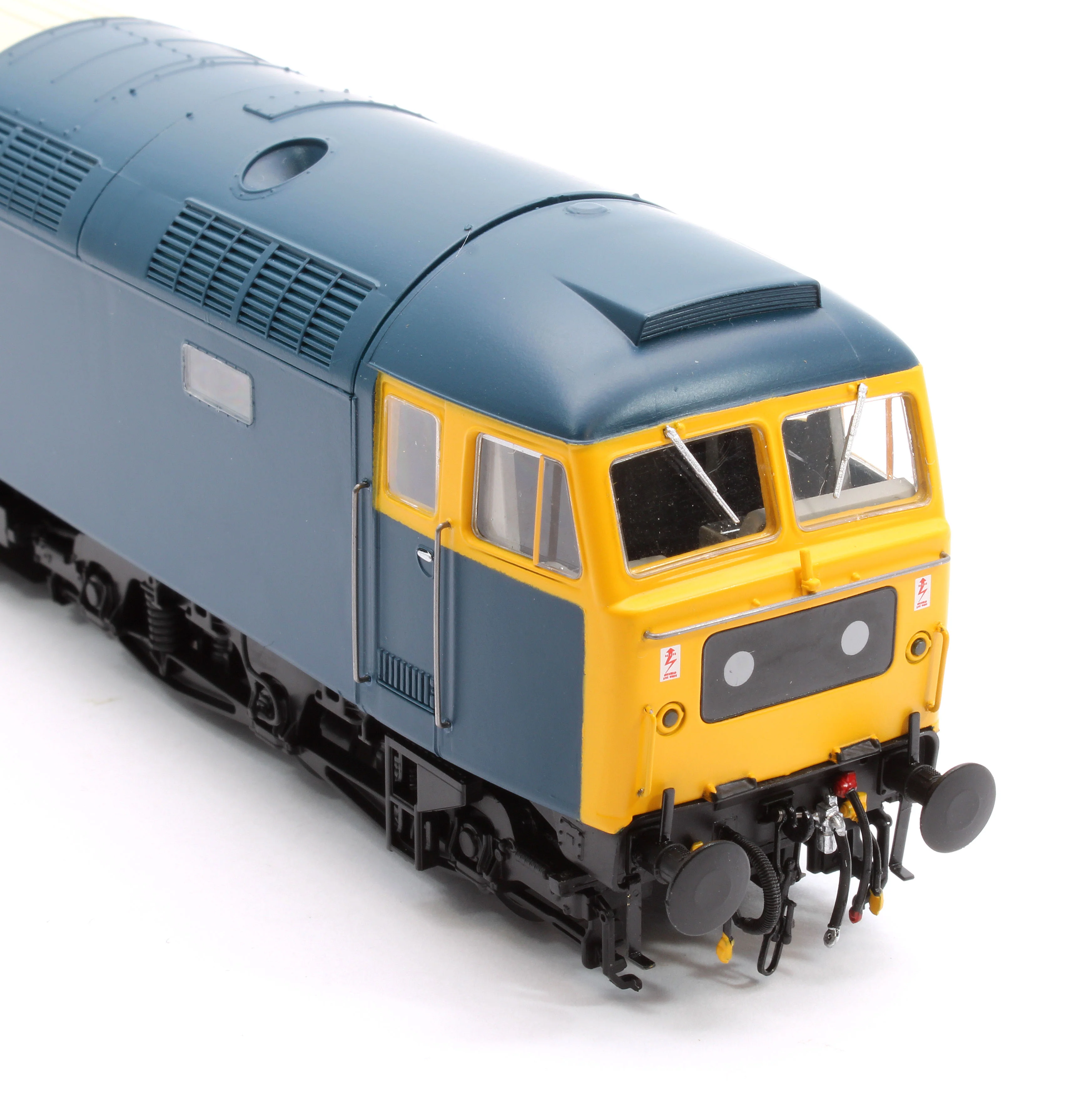 4712 Class 47 137 BR Blue (glazed headcode panel) Diesel Locomotive - Image 9
