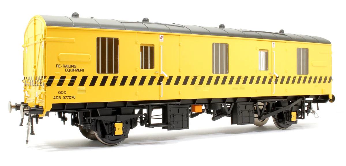 9404 BR Mk1 CCT 4w General Purpose Van in Breakdown Train Unit (BTU) Yellow No.977076