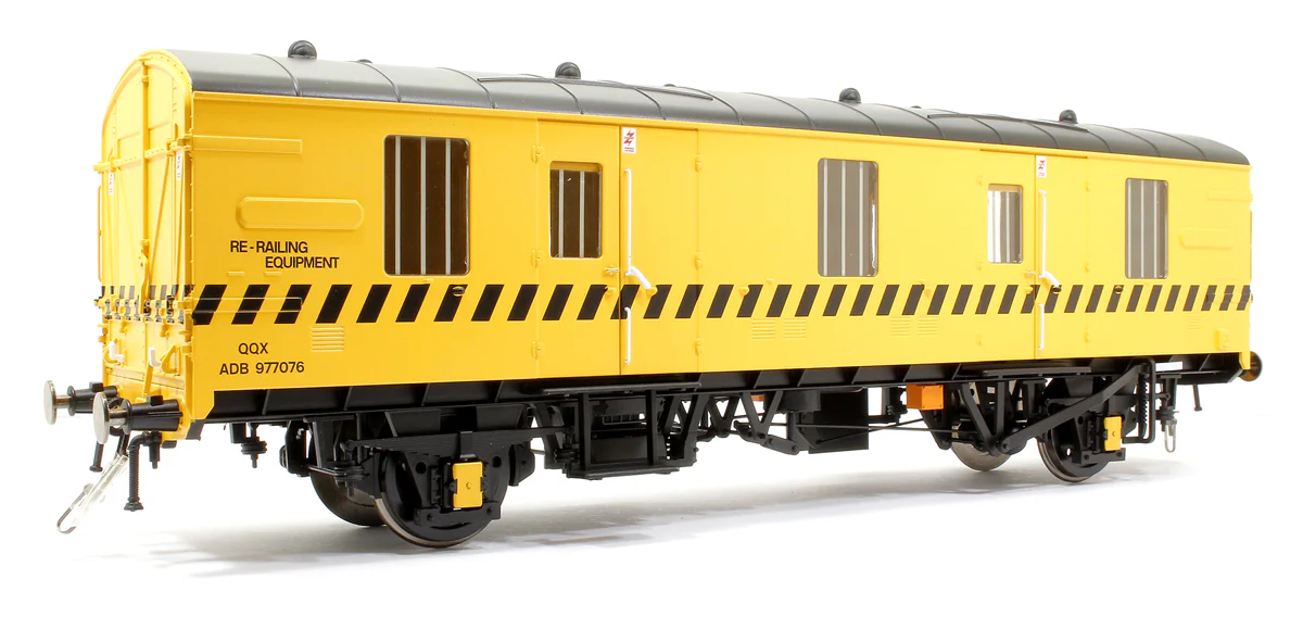9404 BR Mk1 CCT 4w General Purpose Van in Breakdown Train Unit (BTU) Yellow No.977076 - Image 3