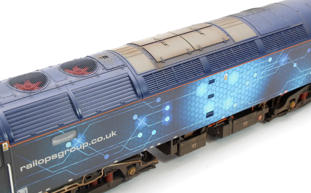 35-412ZDW Highly Detailed Weathered Class 47/4 47812 Rail Operations Group (ROG) Diesel Locomotive - Image 10