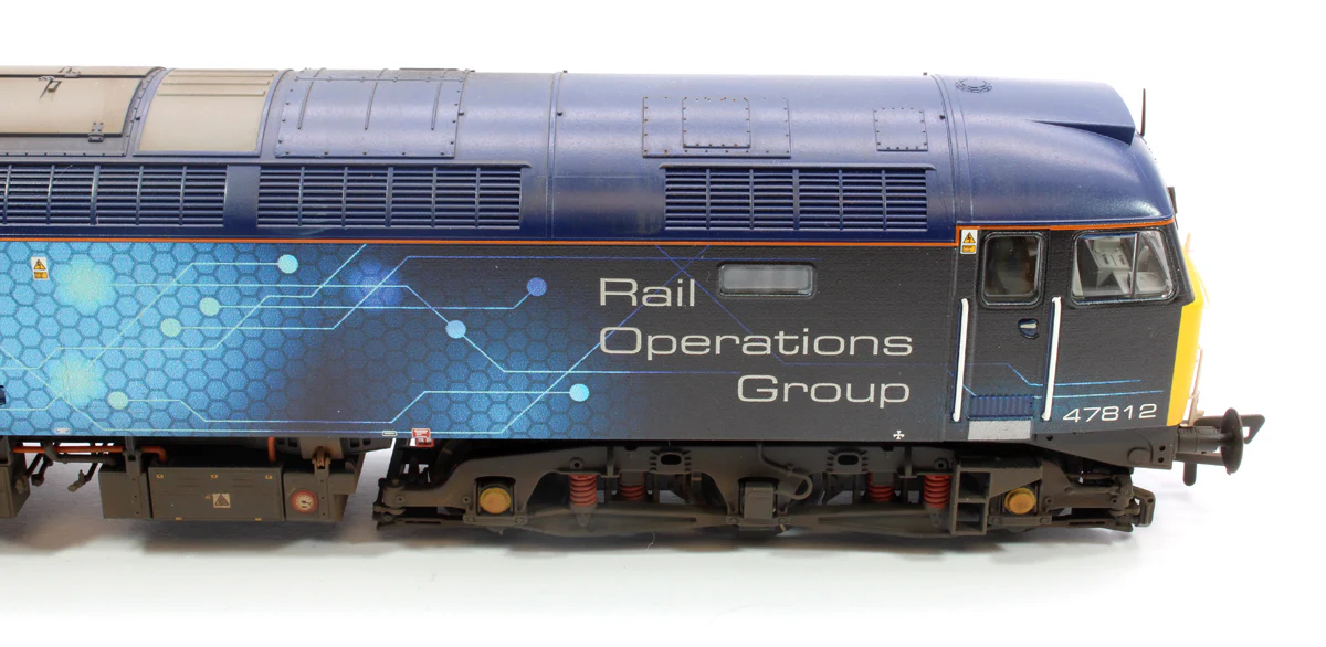 35-412ZDW Highly Detailed Weathered Class 47/4 47812 Rail Operations Group (ROG) Diesel Locomotive - Image 9