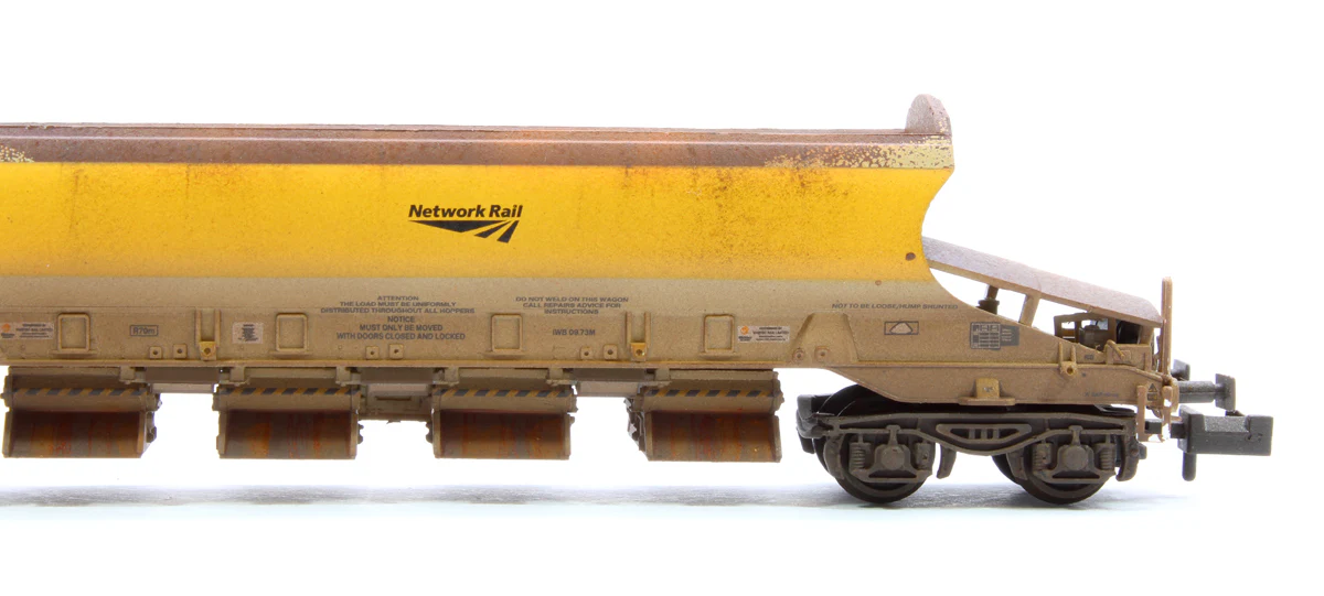 377-700ZDW Highly Detailed Premium Weathered Network Rail JJA MK2 Auto-Ballaster with Generator Unit Curved Top - Image 5