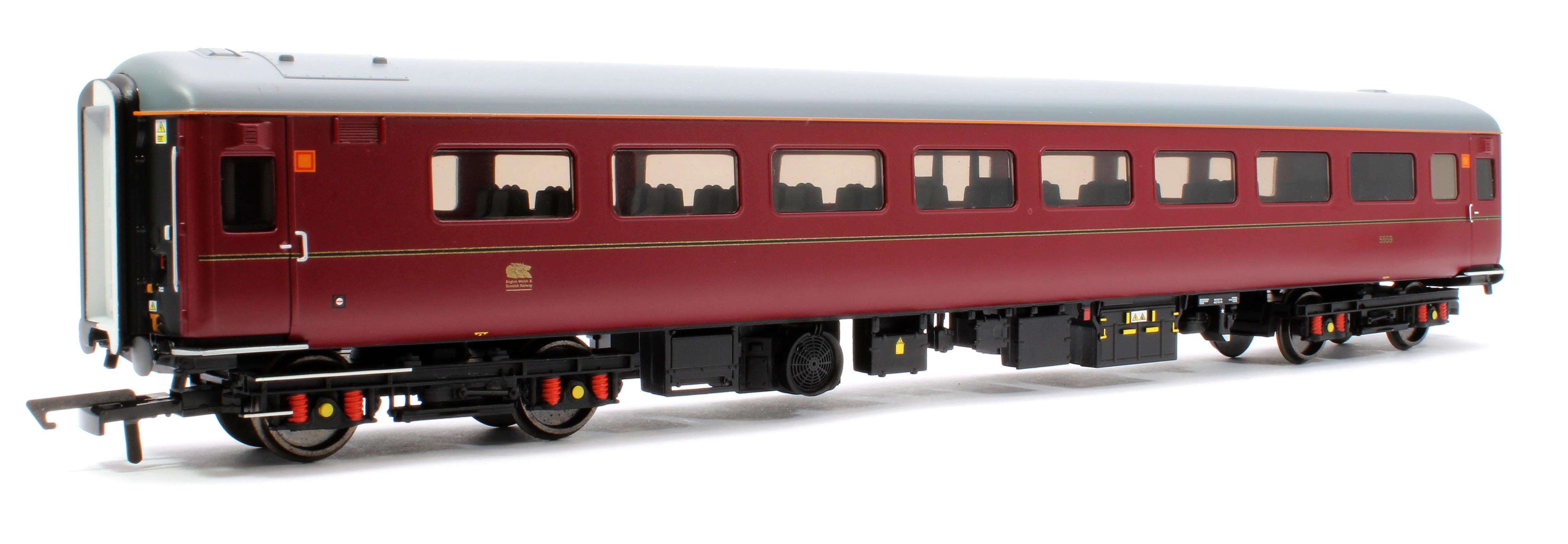 R30251 Class 67 67002 'Special Delivery' Business EWS Train Pack - Image 17