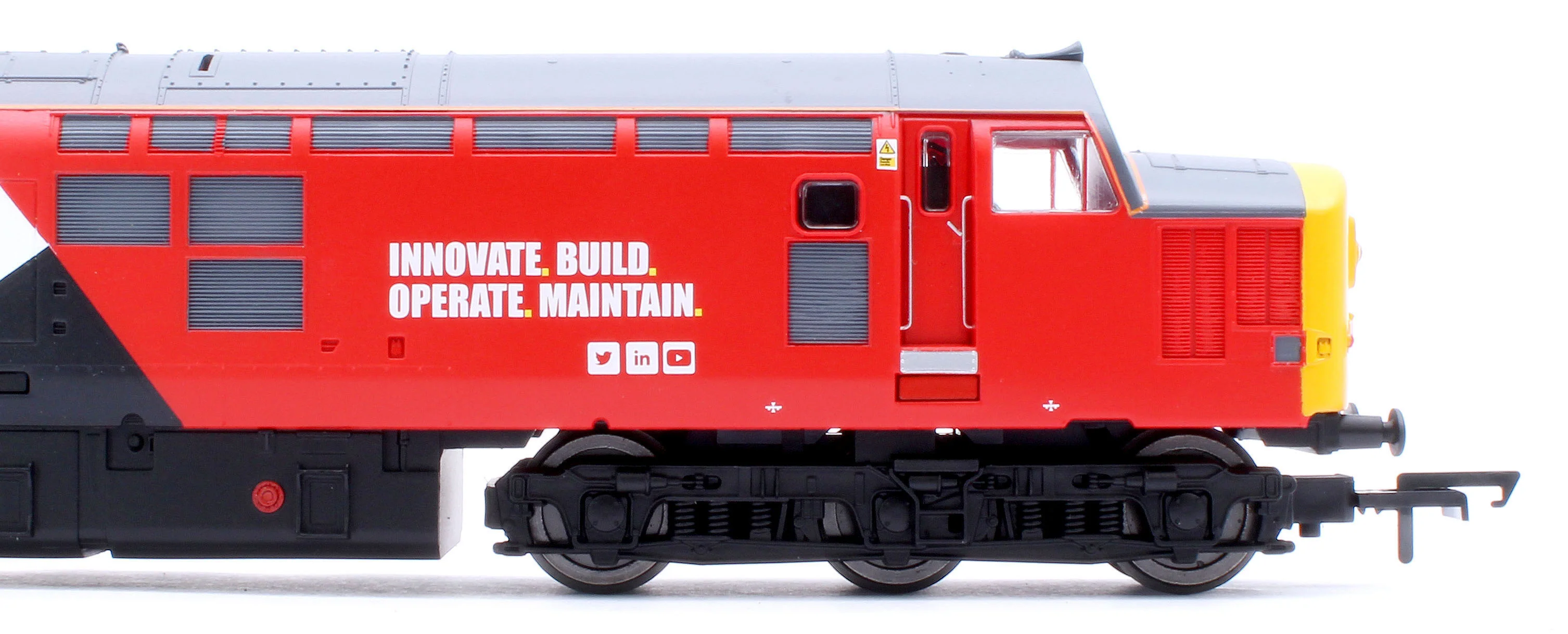 R30436 RailRoad Class 37 Loram 'An Comunn Gaidhealach' 37418 Diesel Locomotive - Image 8