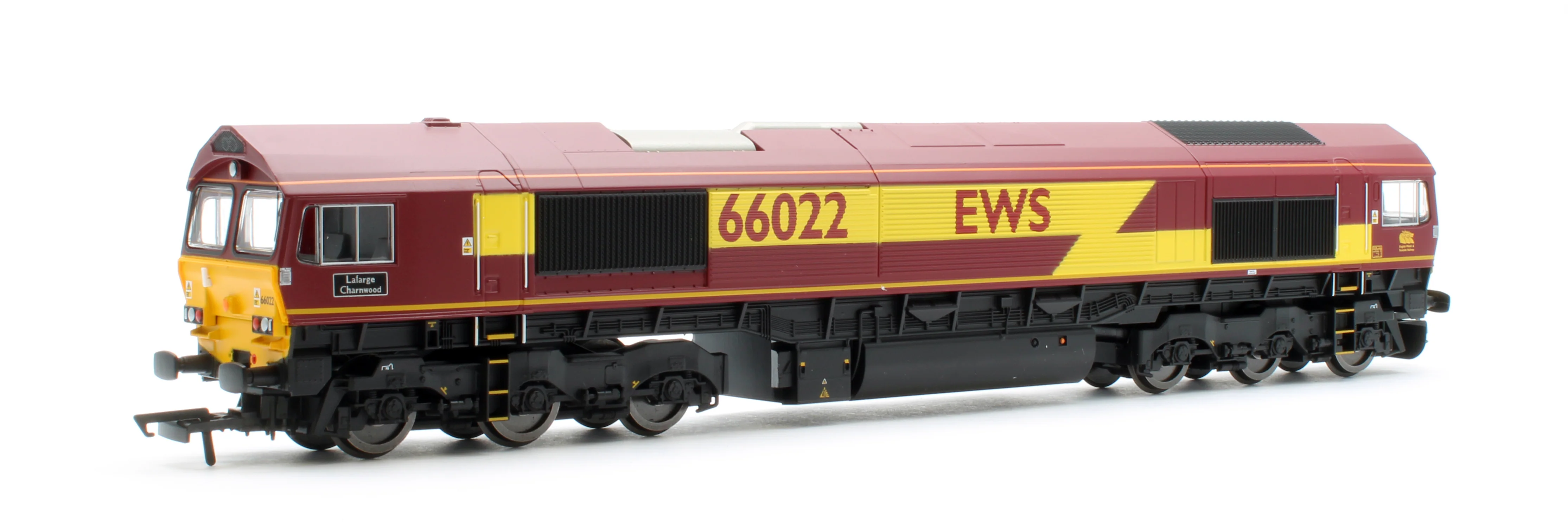 R30532 RailRoad Class 66 EWS 66022 'Lafarge Charnwood' Diesel Locomotive